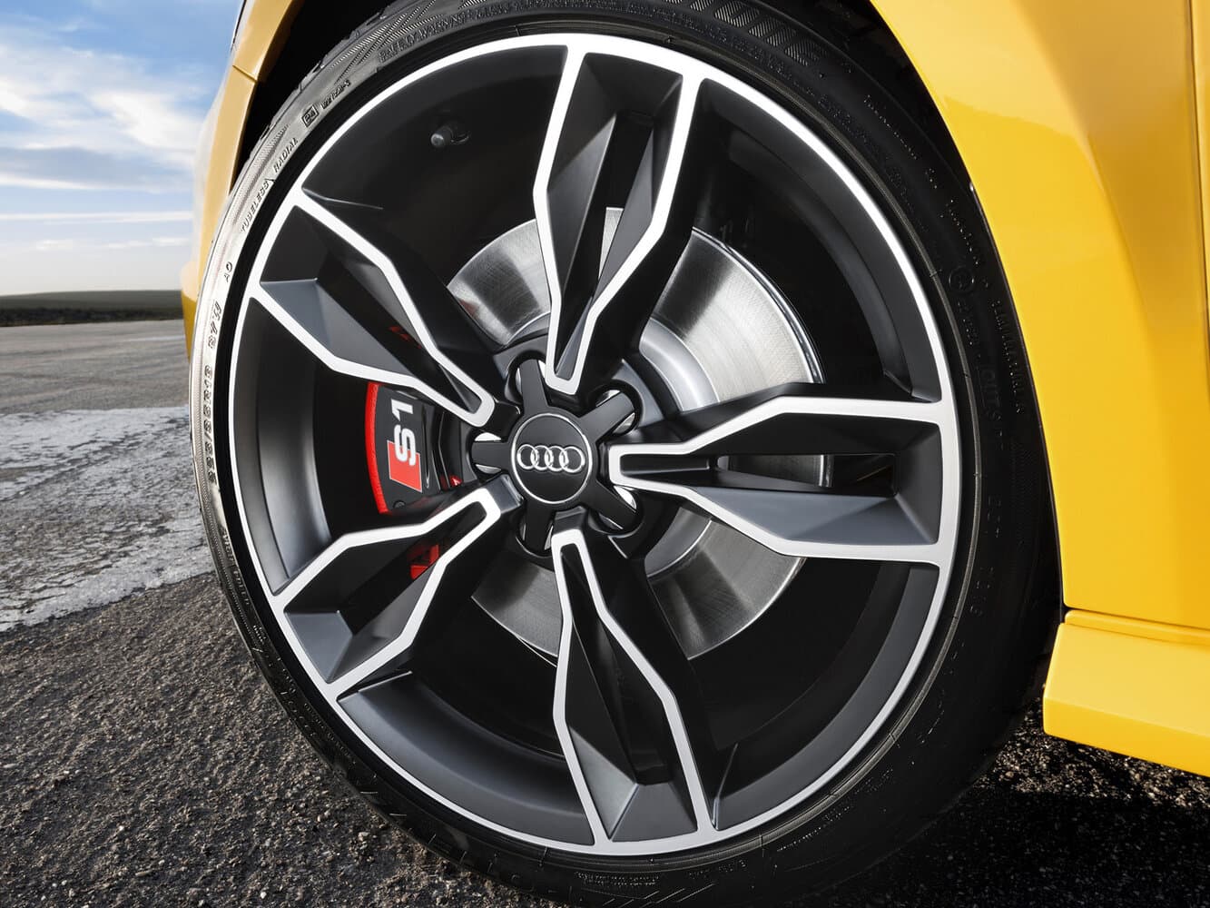 Audi S1