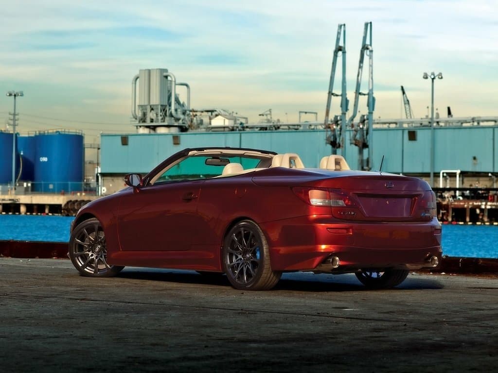 Lexus IS