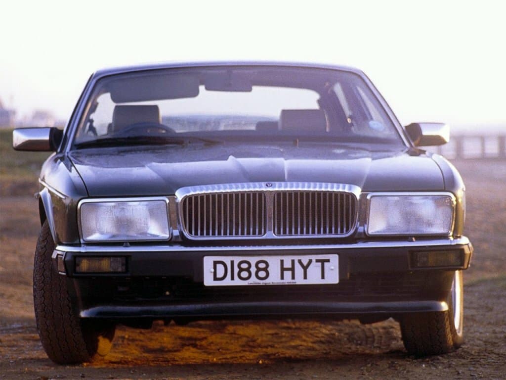 Daimler XJ40