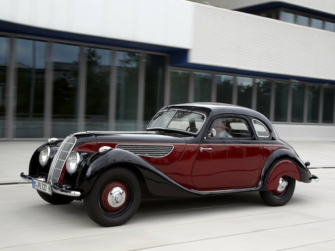 BMW 327