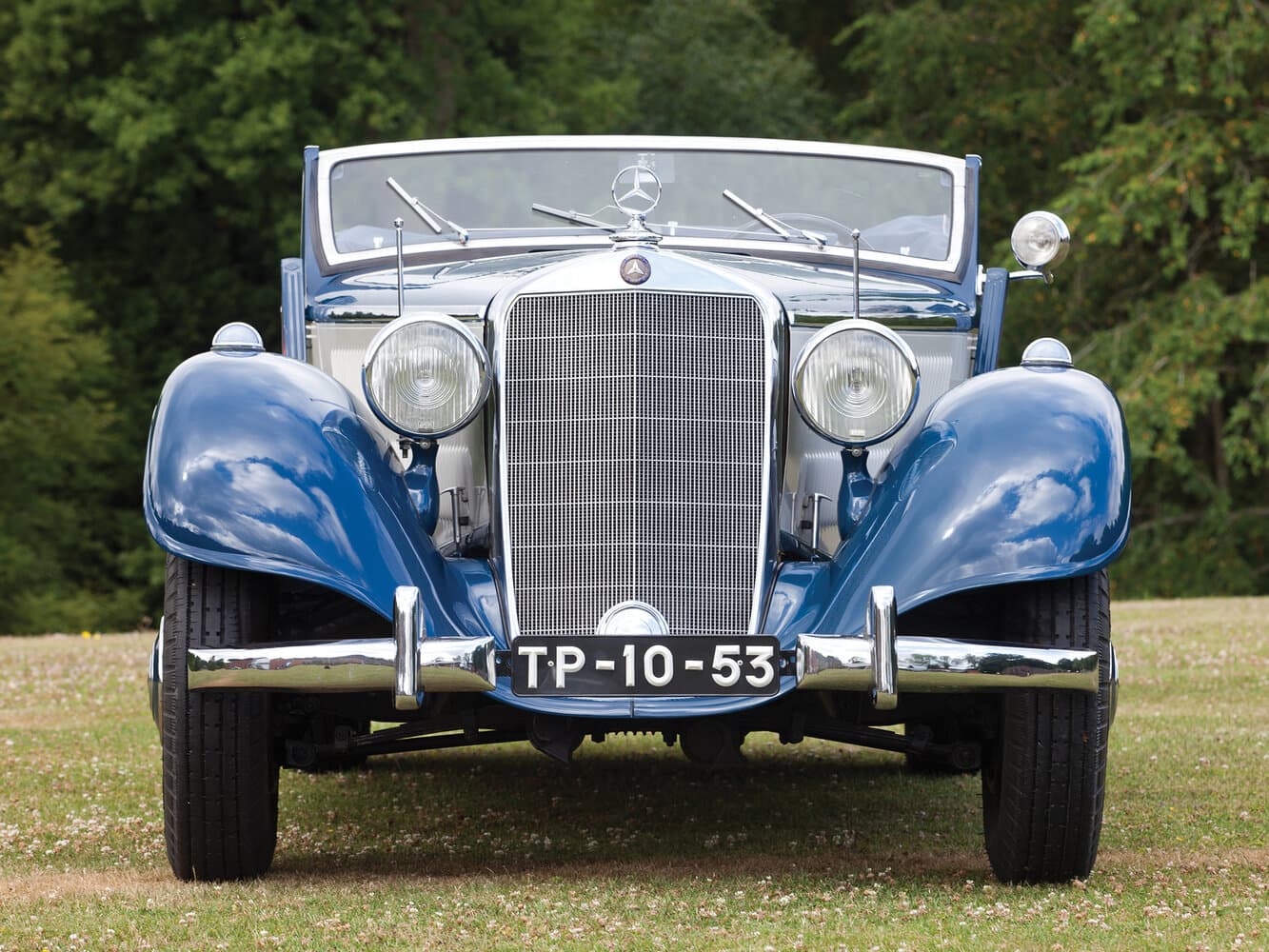 Mercedes-Benz W142