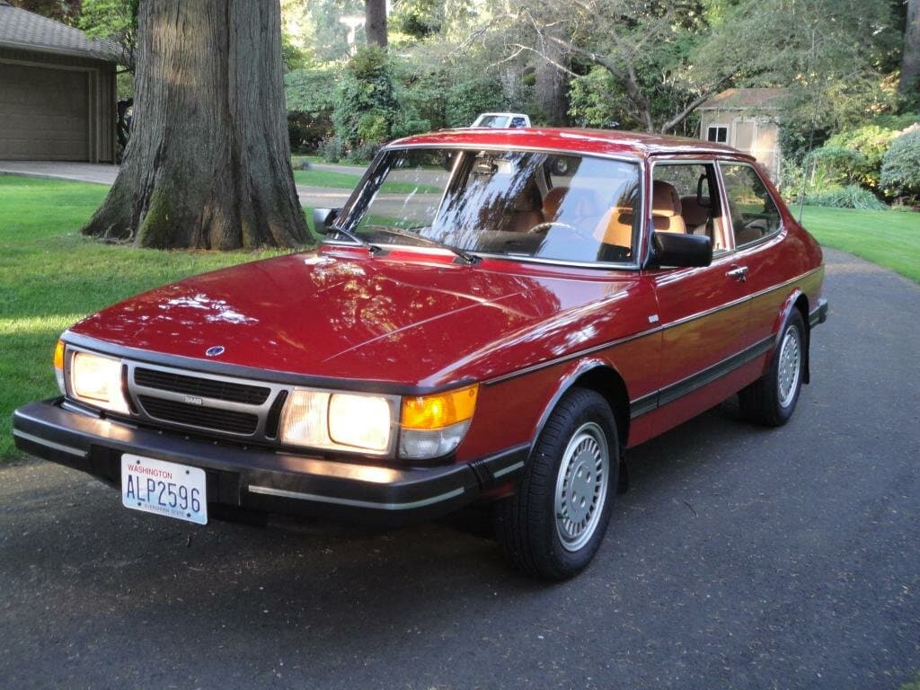 Saab 900