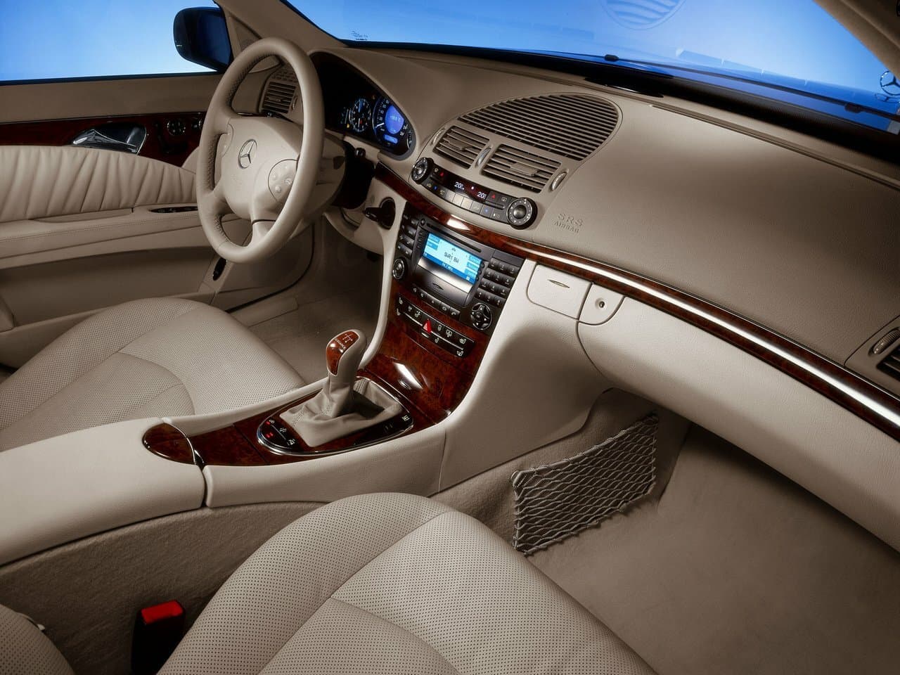 Mercedes-Benz E-Класс