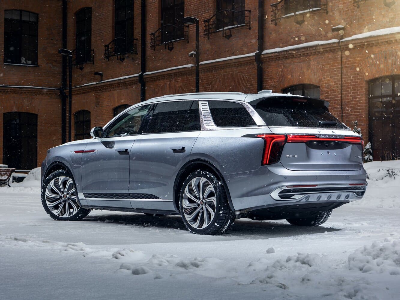 Hongqi E-HS9