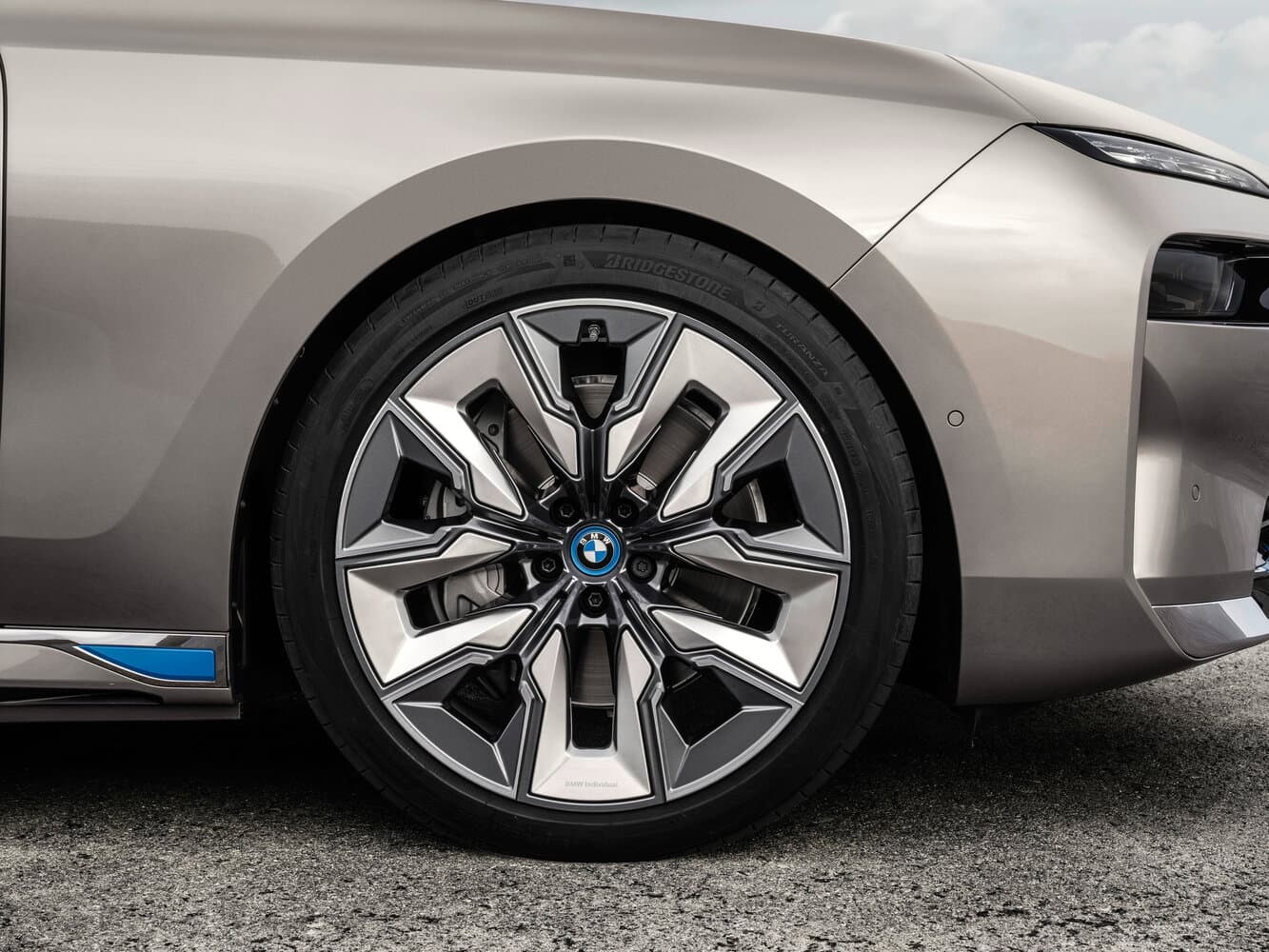 BMW i7