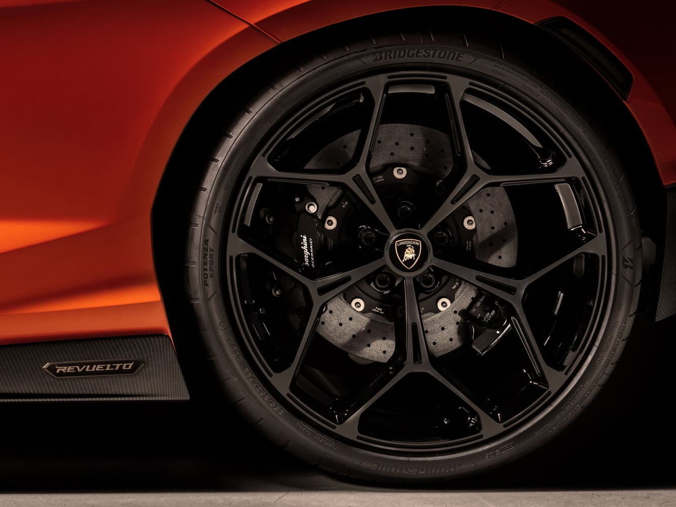 Lamborghini Revuelto