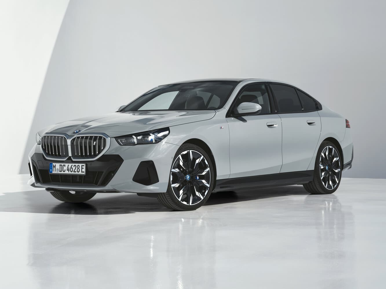 BMW i5