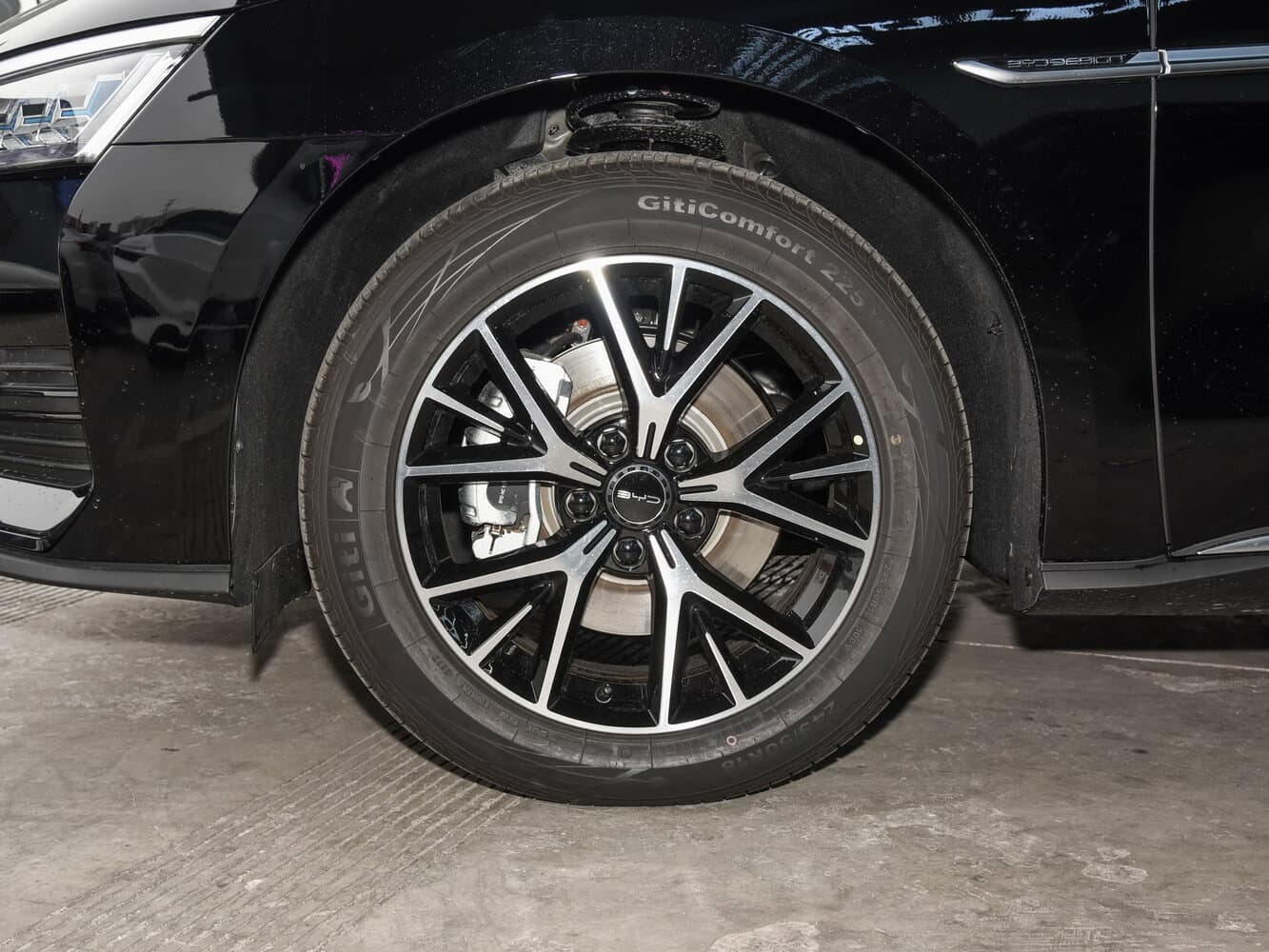 BYD E9
