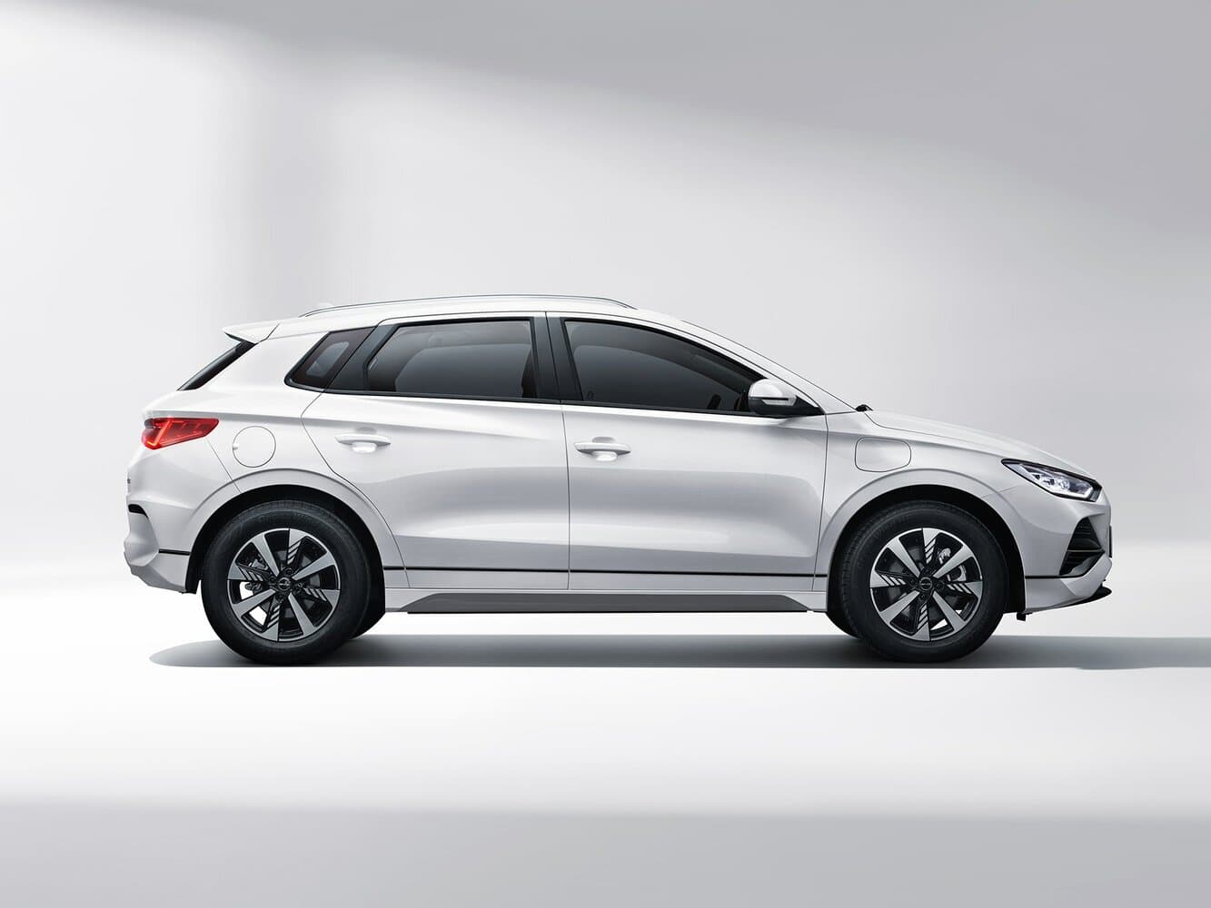 BYD E2