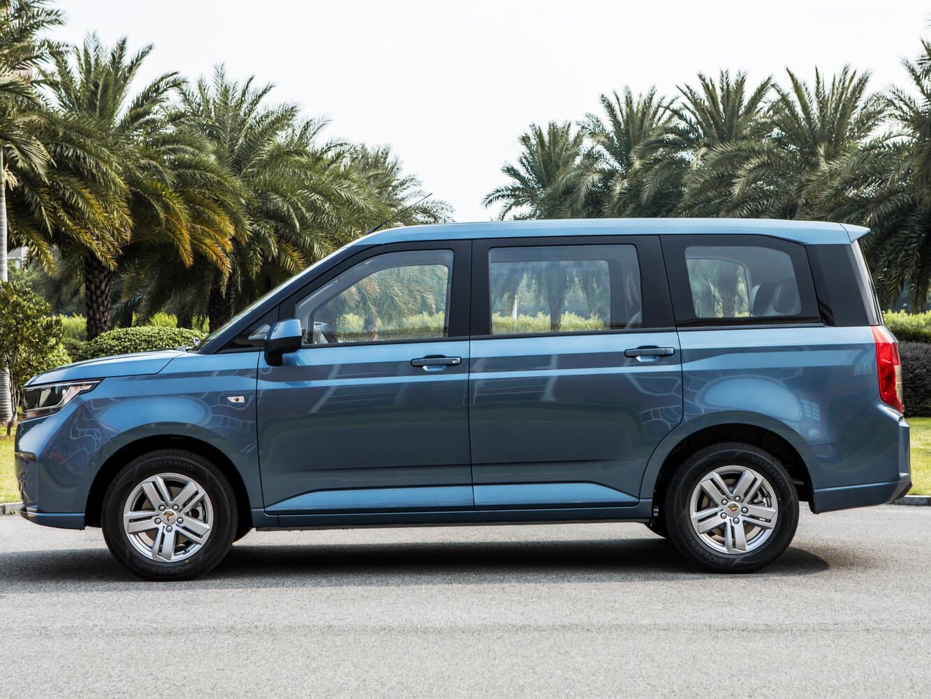 Wuling Hongguang Plus