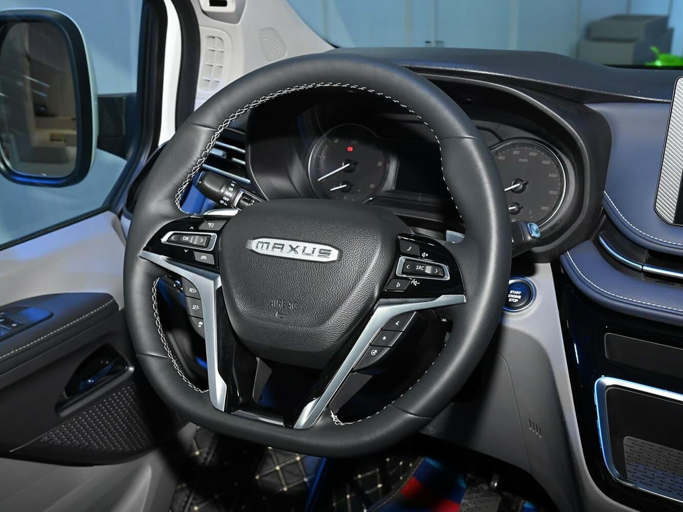 Maxus V70