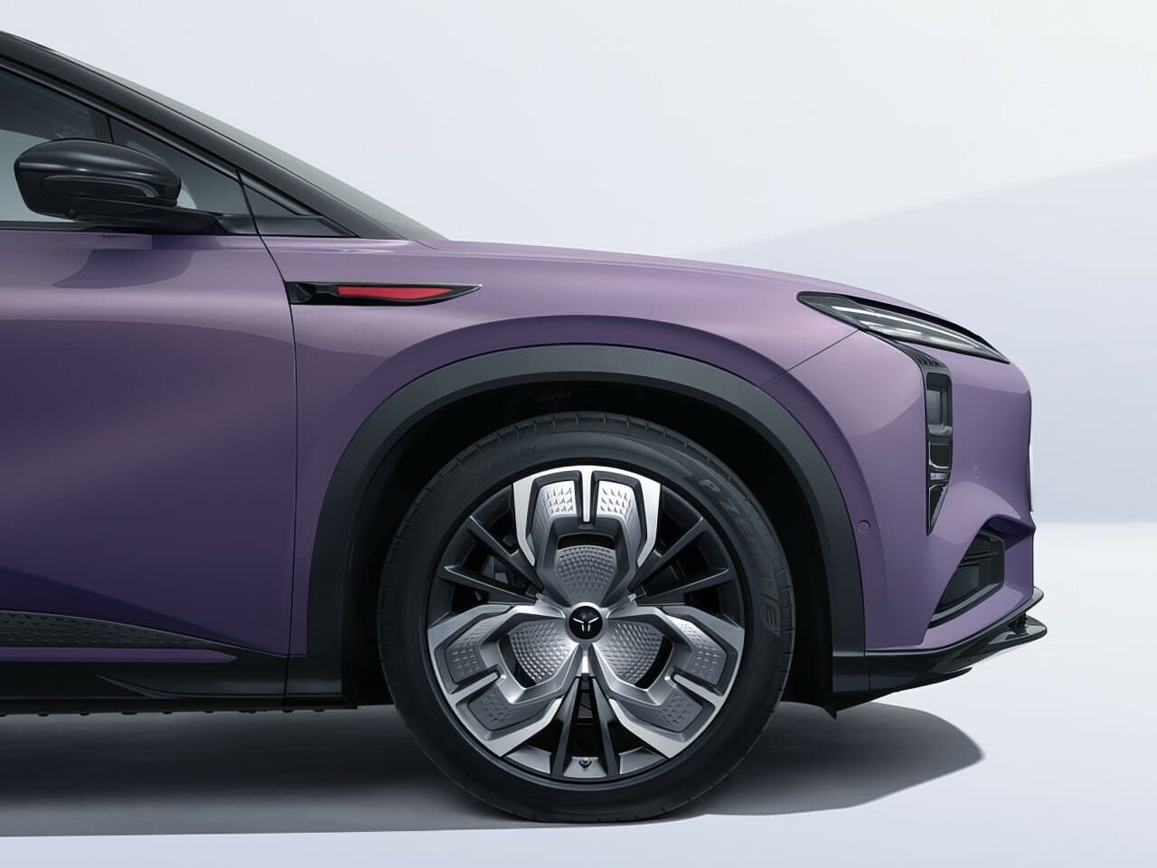 Hongqi E-HS7