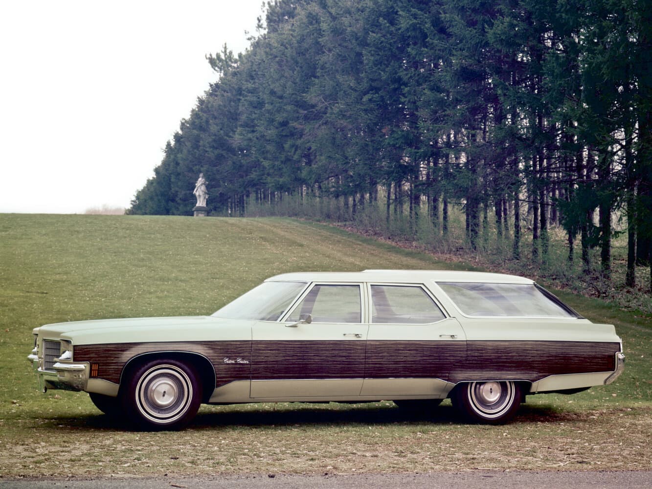 Oldsmobile Custom Cruiser