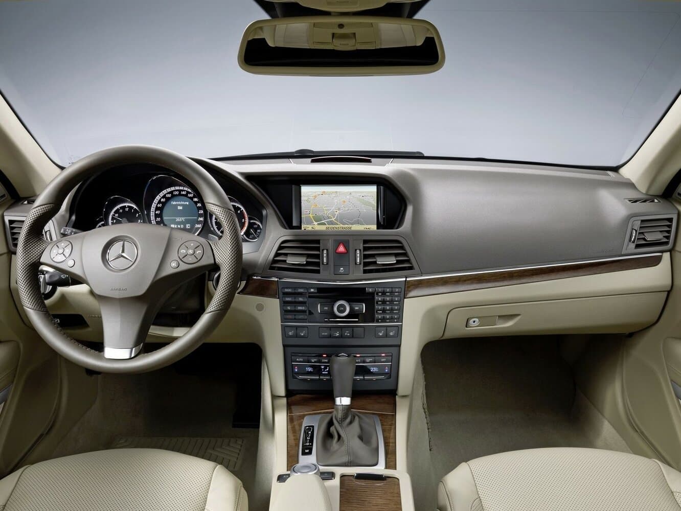 Mercedes-Benz E-Класс