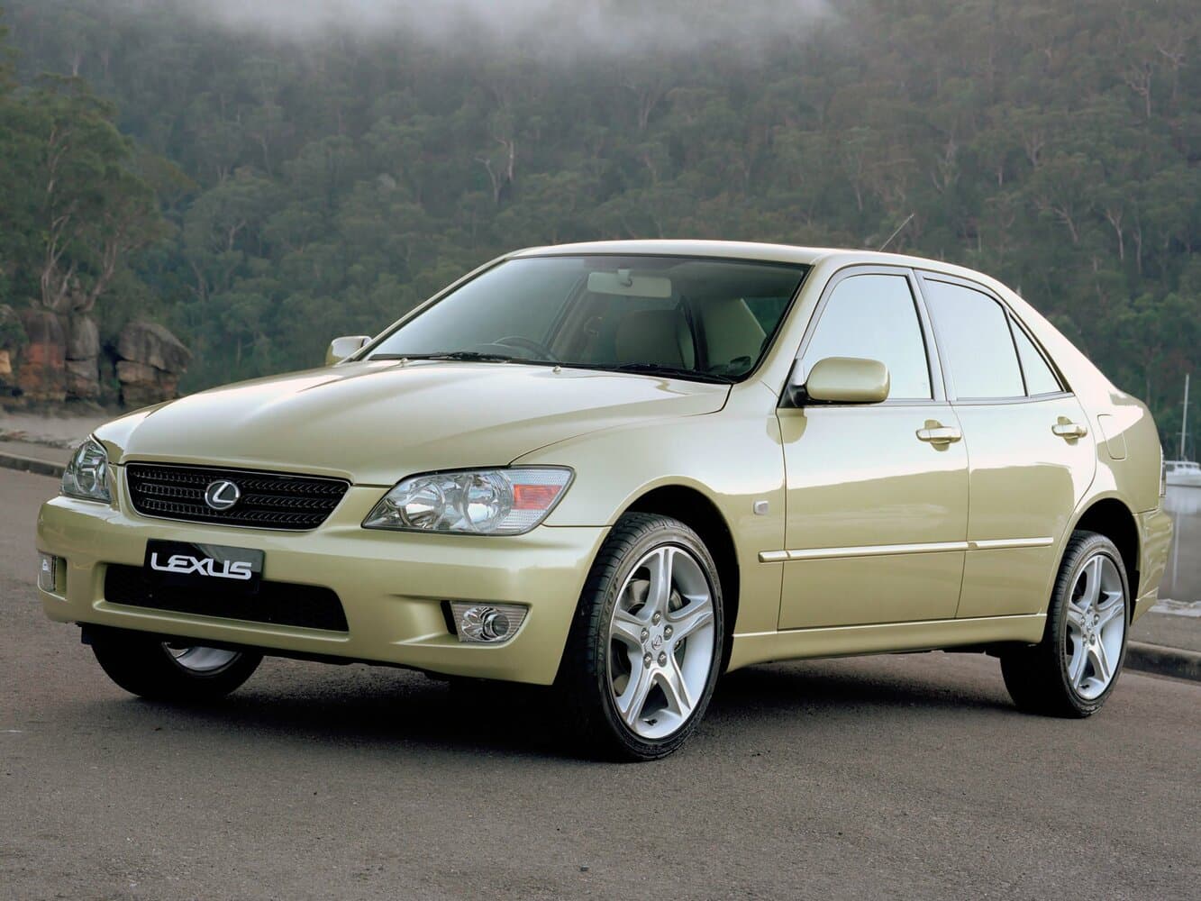 Lexus IS