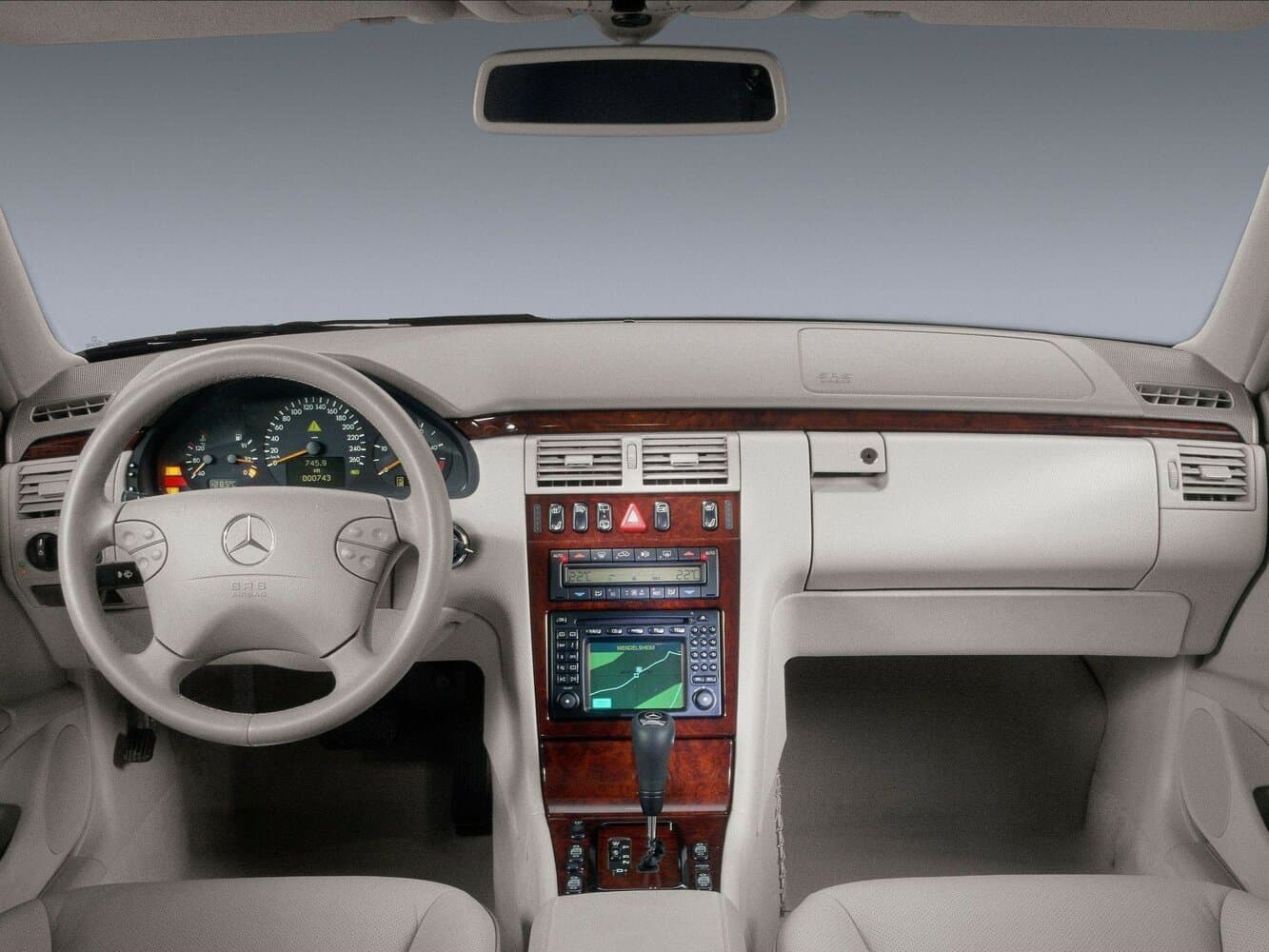 Mercedes-Benz E-Класс