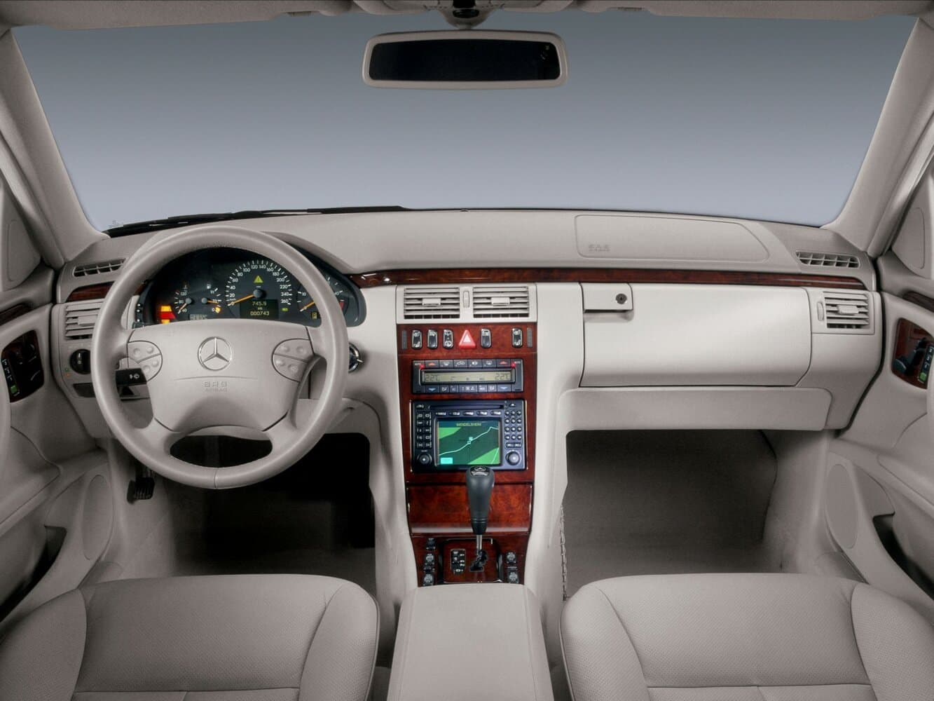 Mercedes-Benz E-Класс