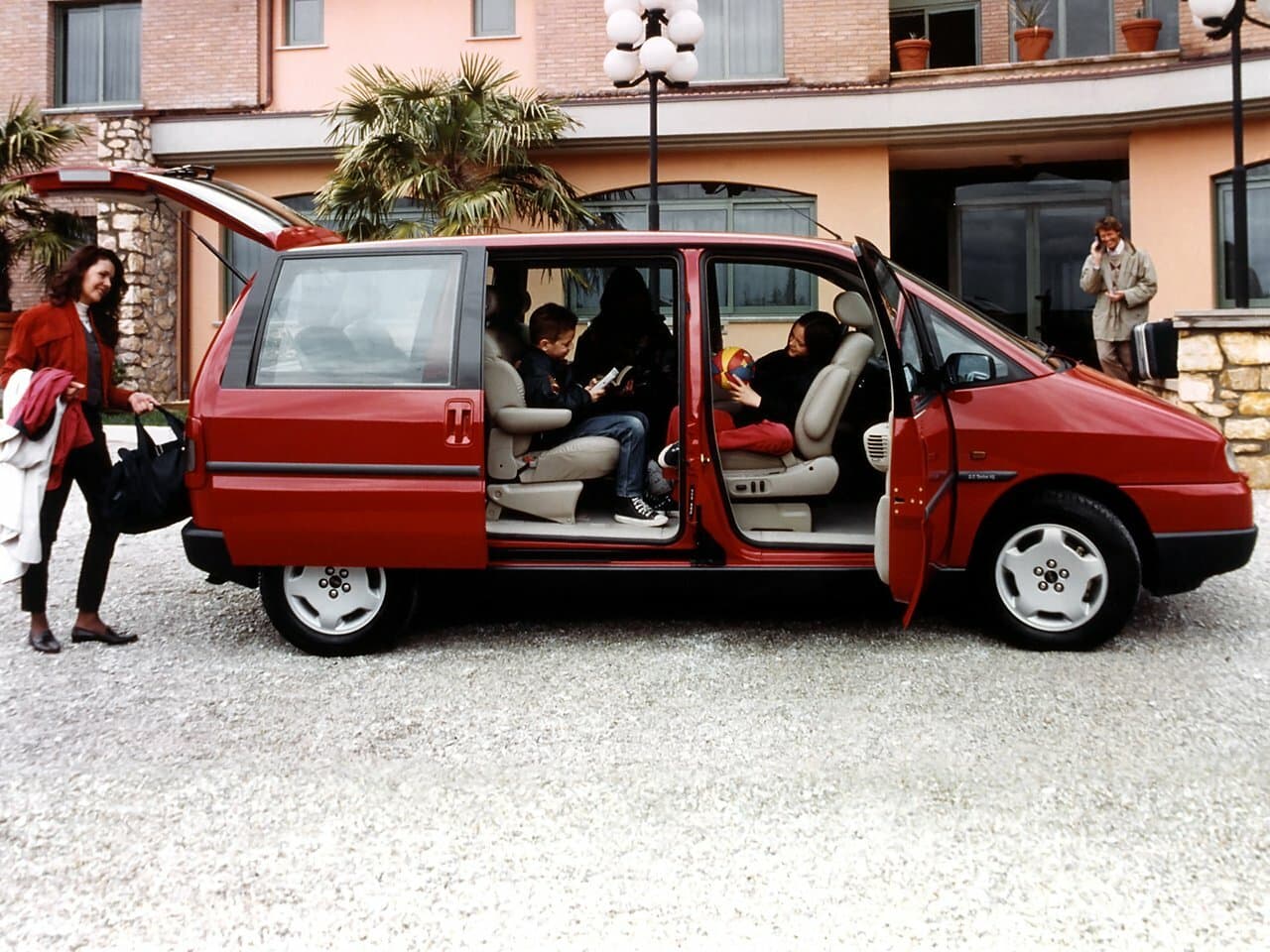 Peugeot 806