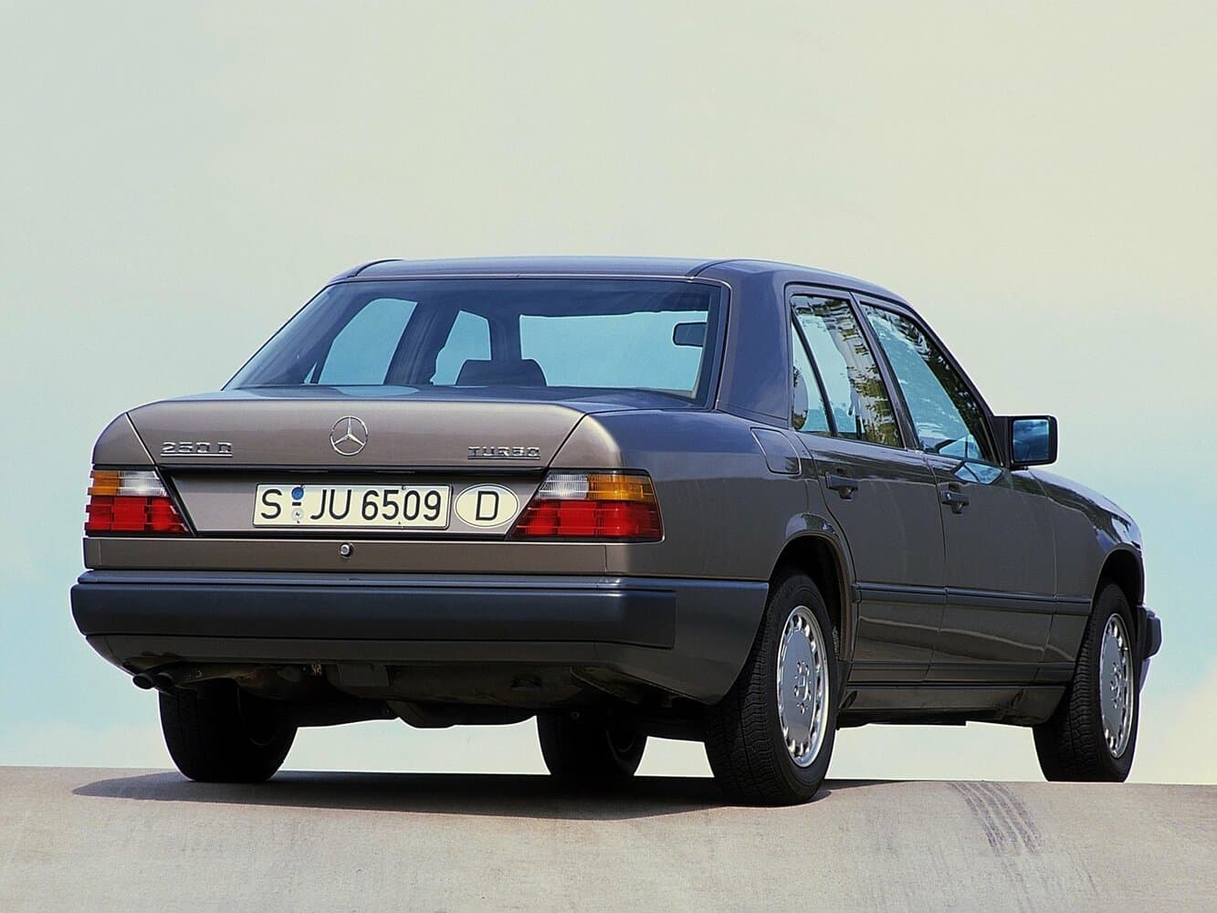 Mercedes-Benz W124