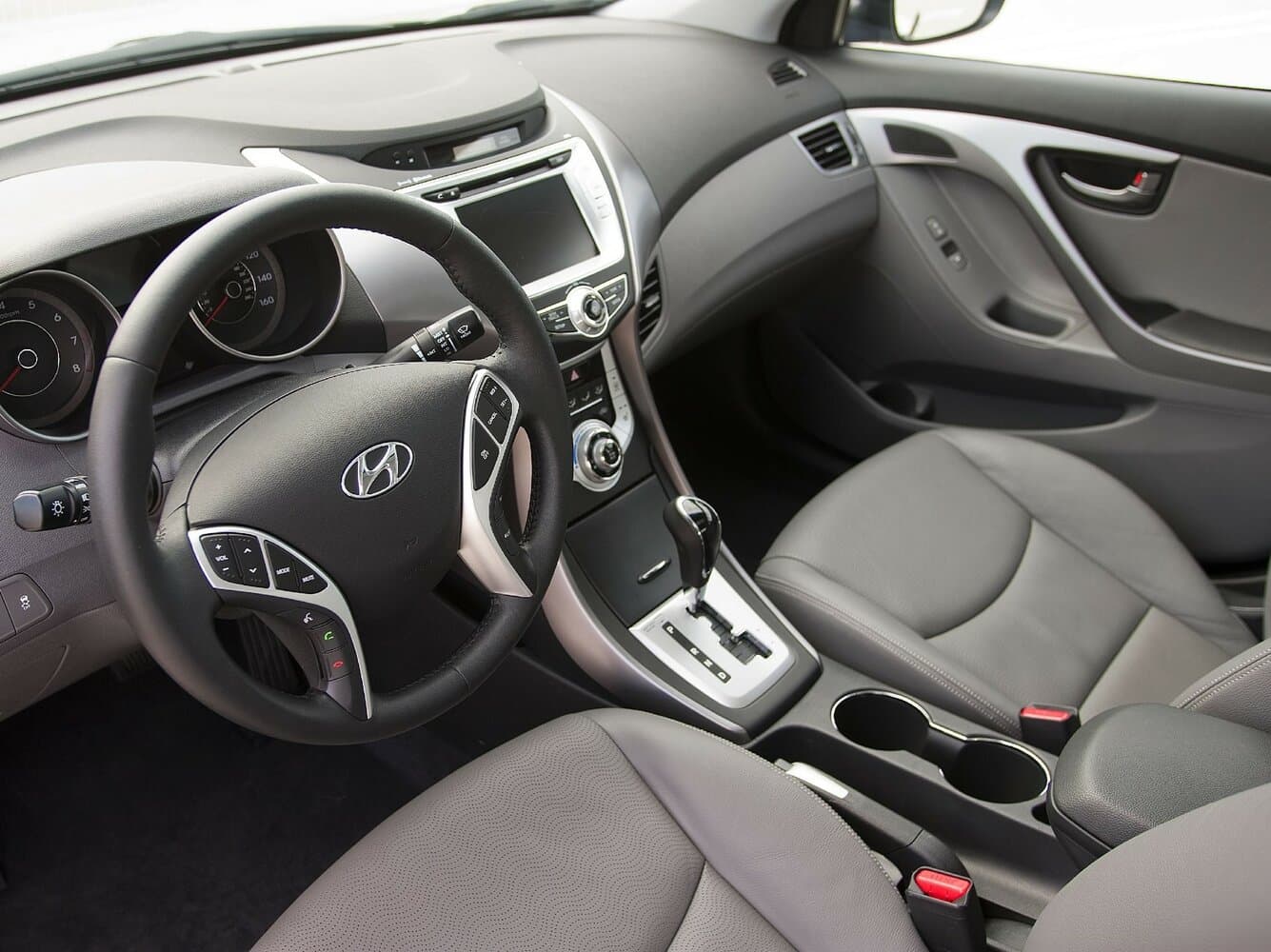 Hyundai Avante V Седан, фото 12