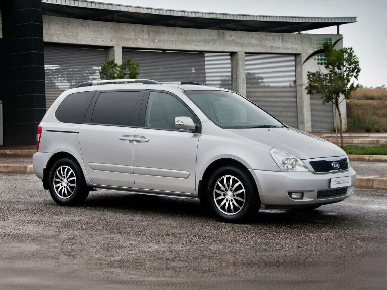 Kia Sedona II Рестайлинг Минивэн SWB