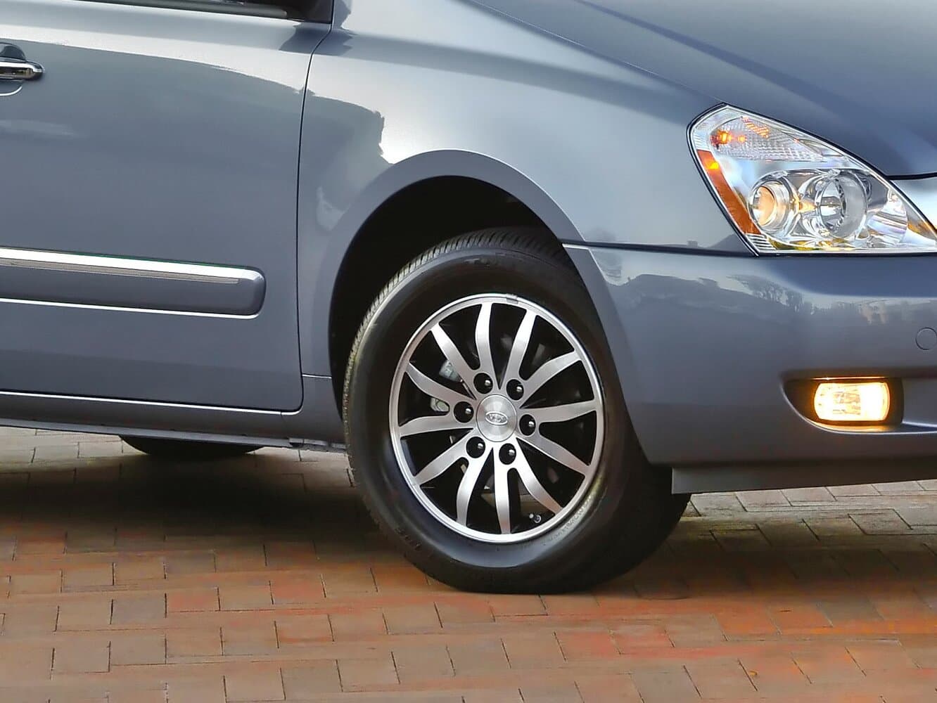 Kia Sedona II Рестайлинг Минивэн LWB, фото 11