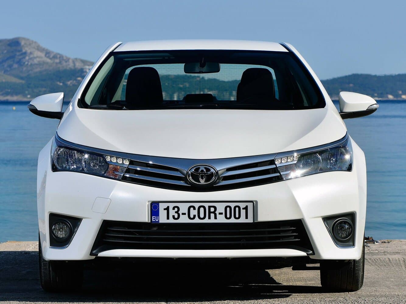 Toyota Corolla XI (E160, E170, E180) Седан, фото 3