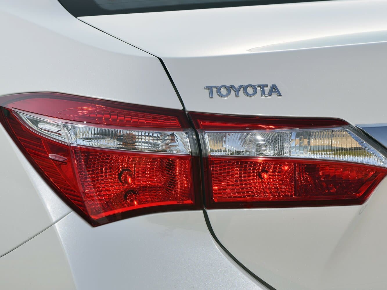 Toyota Corolla XI (E160, E170, E180) Седан, фото 13
