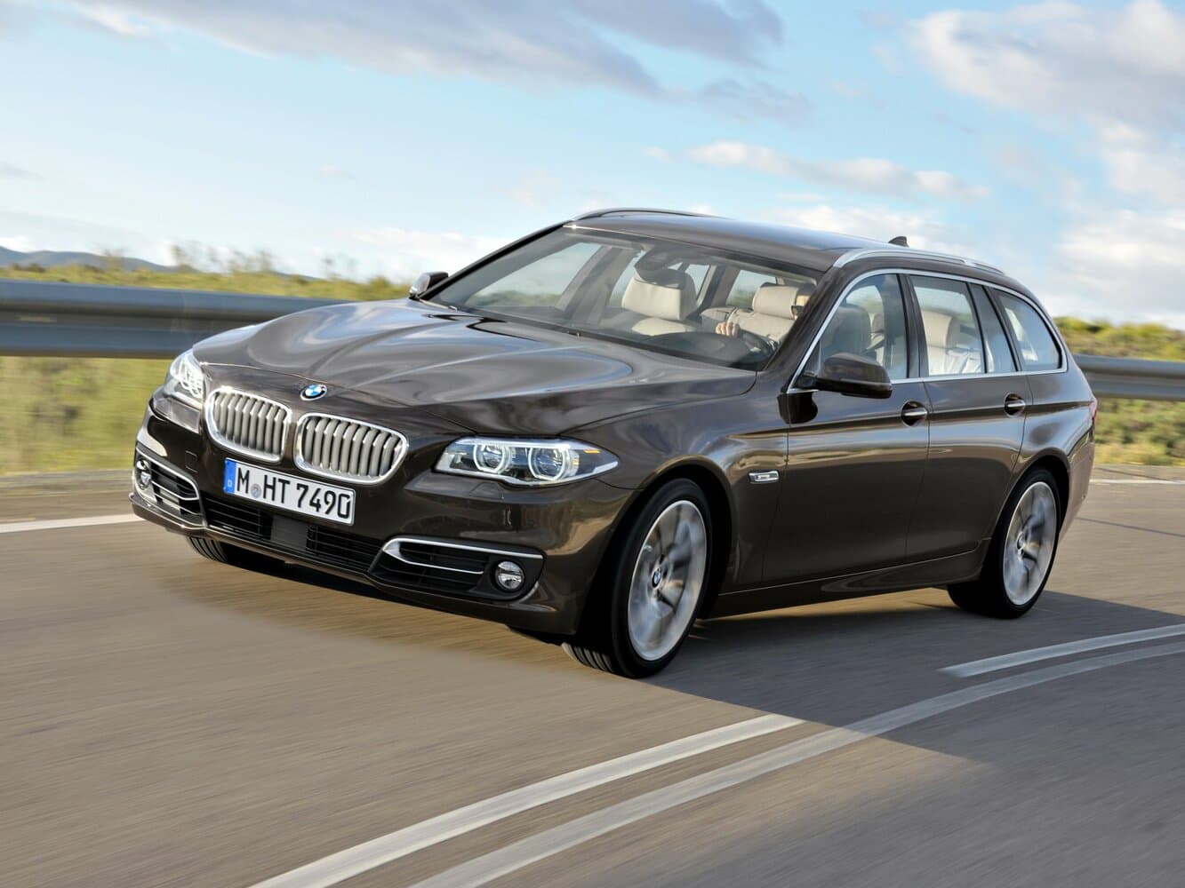 BMW 5 series VI (F10/F11/F07) Рестайлинг Универсал 5 дв.