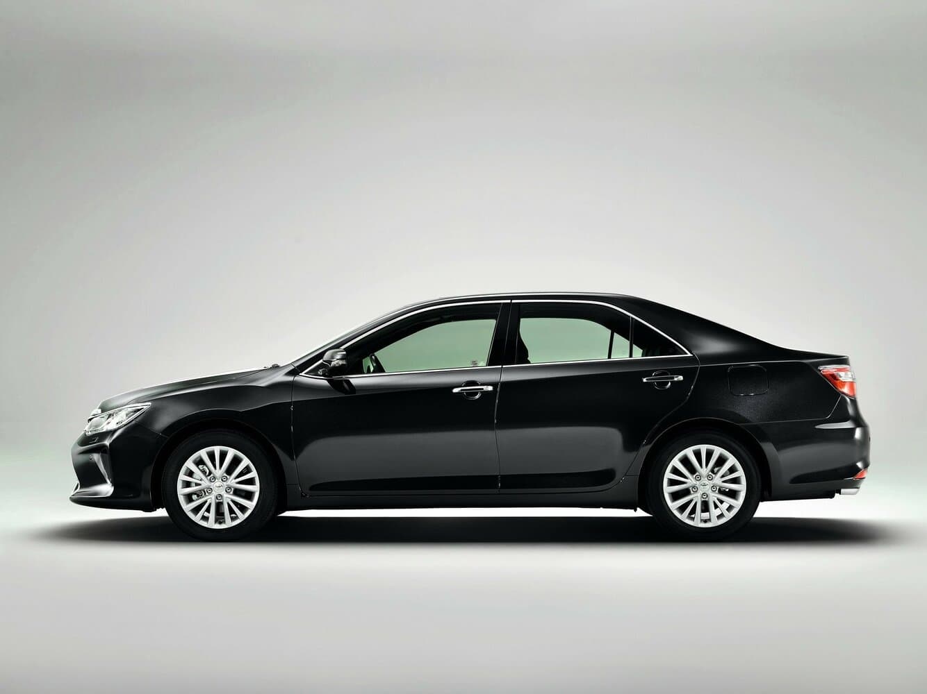 Toyota Camry VII (XV50) Рестайлинг Седан, фото 2