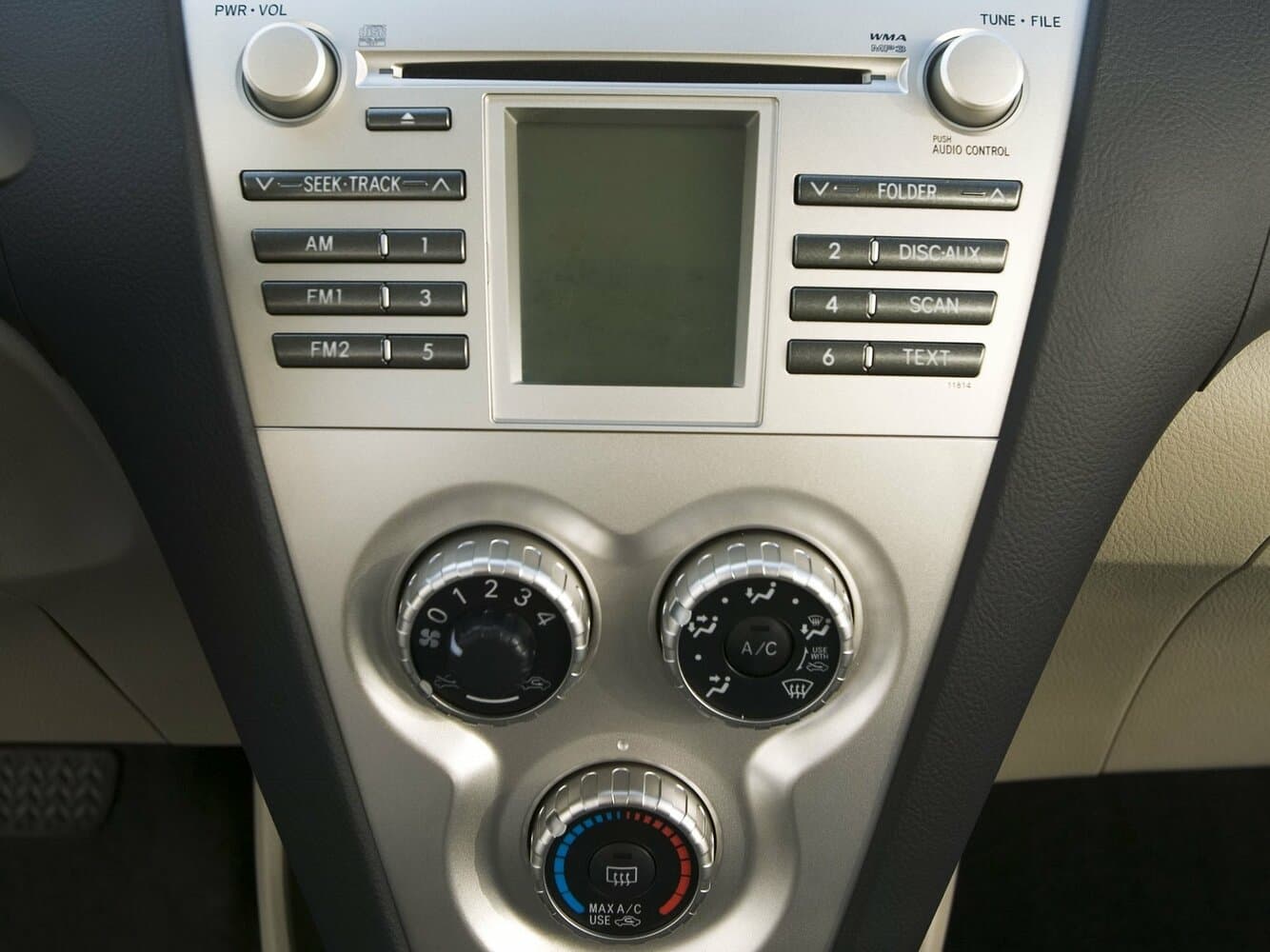 Toyota Yaris II Седан, фото 11