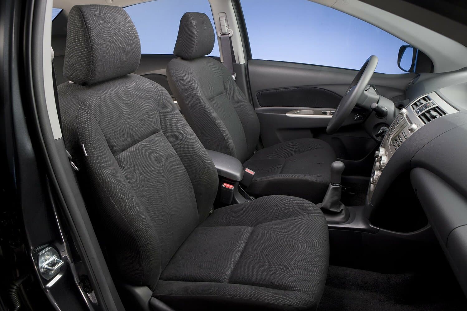Toyota Yaris II Рестайлинг Седан, фото 5