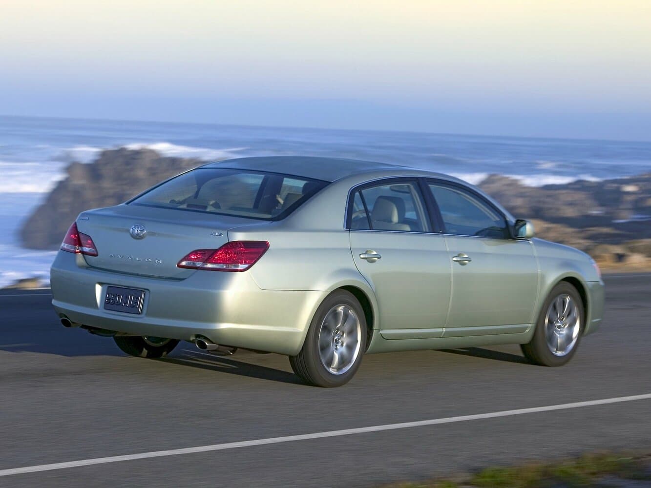 Toyota Avalon III Седан, фото 4