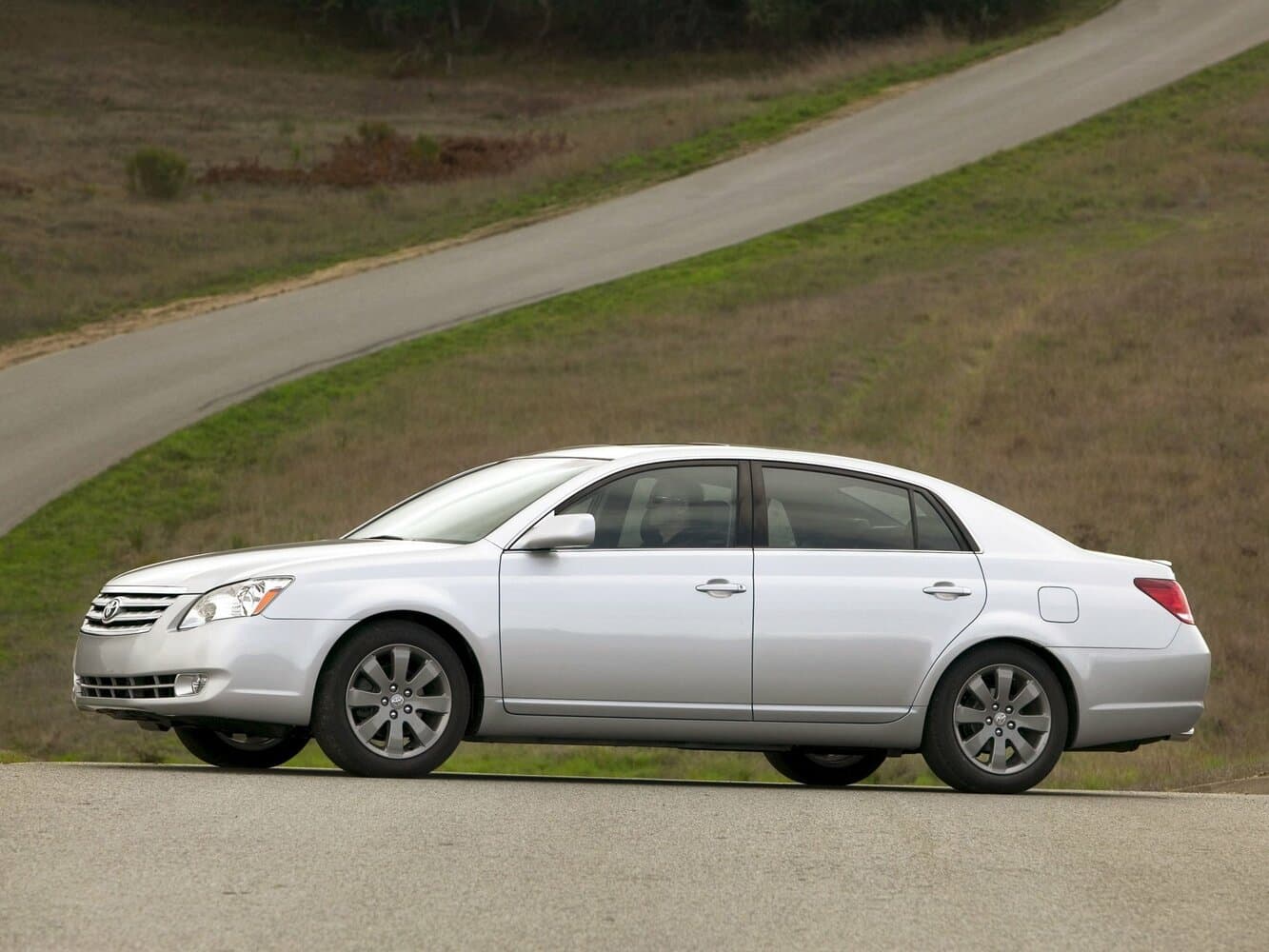Toyota Avalon III Седан, фото 2