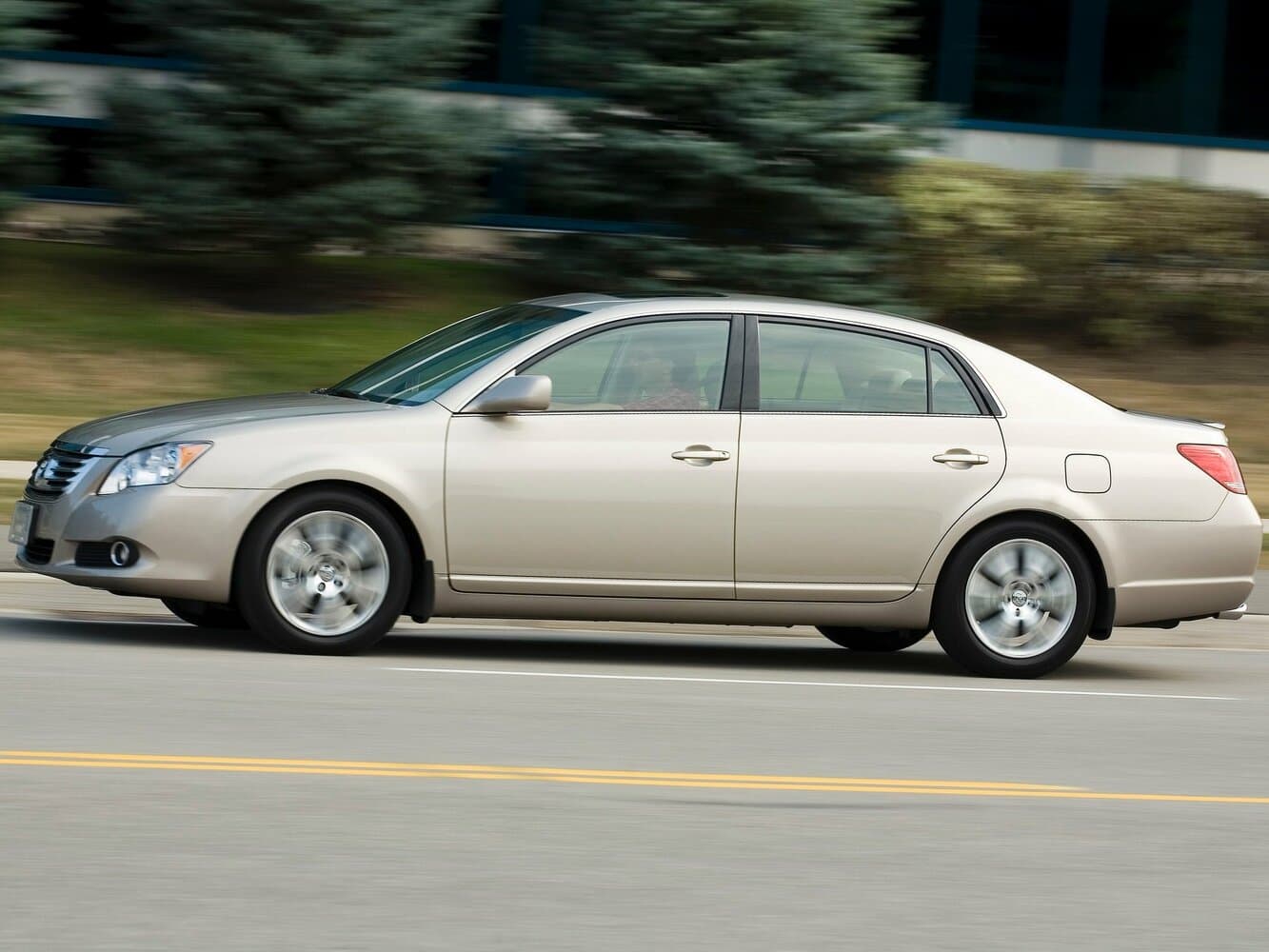 Toyota Avalon III Рестайлинг Седан, фото 2