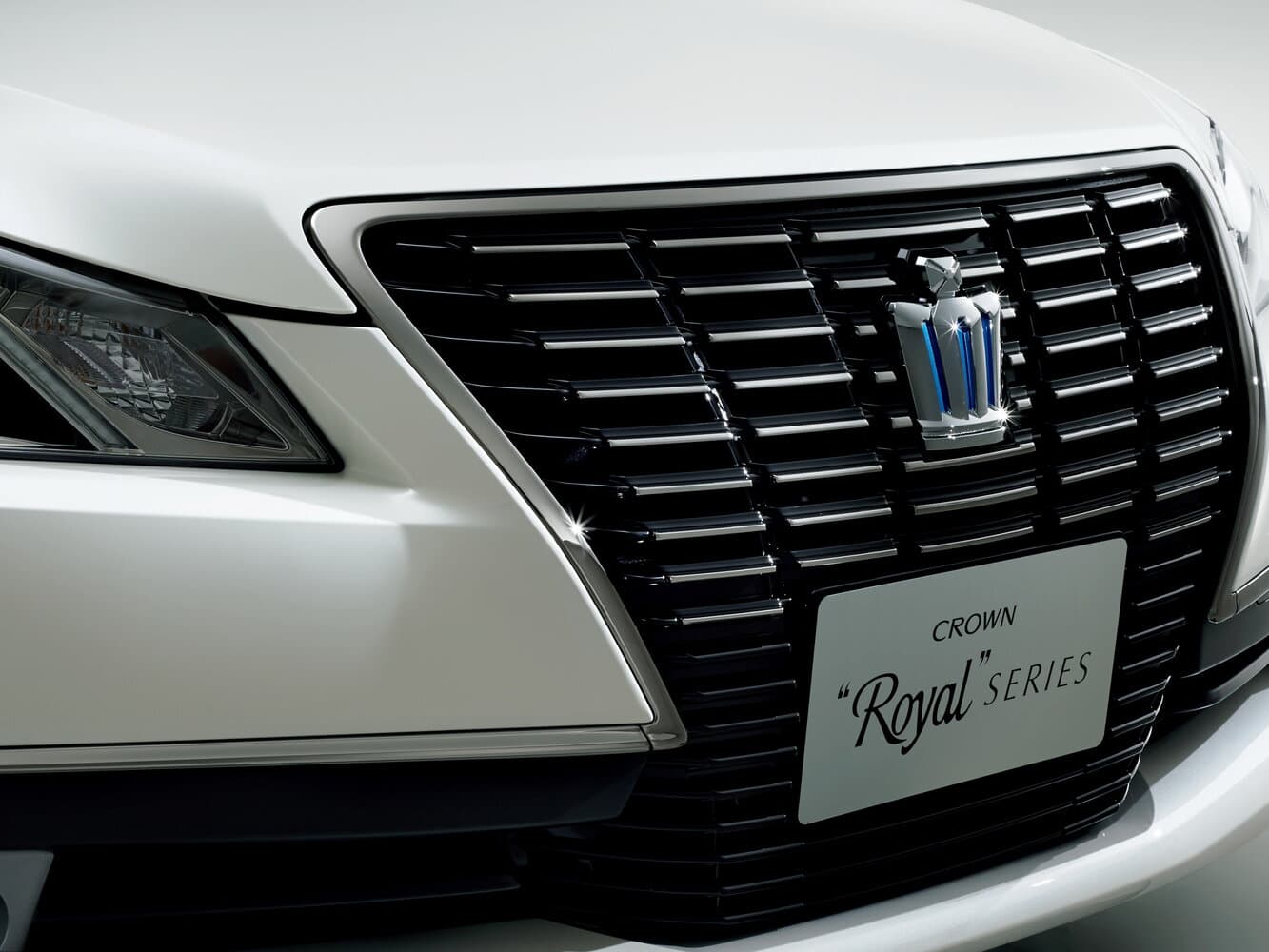 Toyota Crown XIV (S210) Седан, фото 11