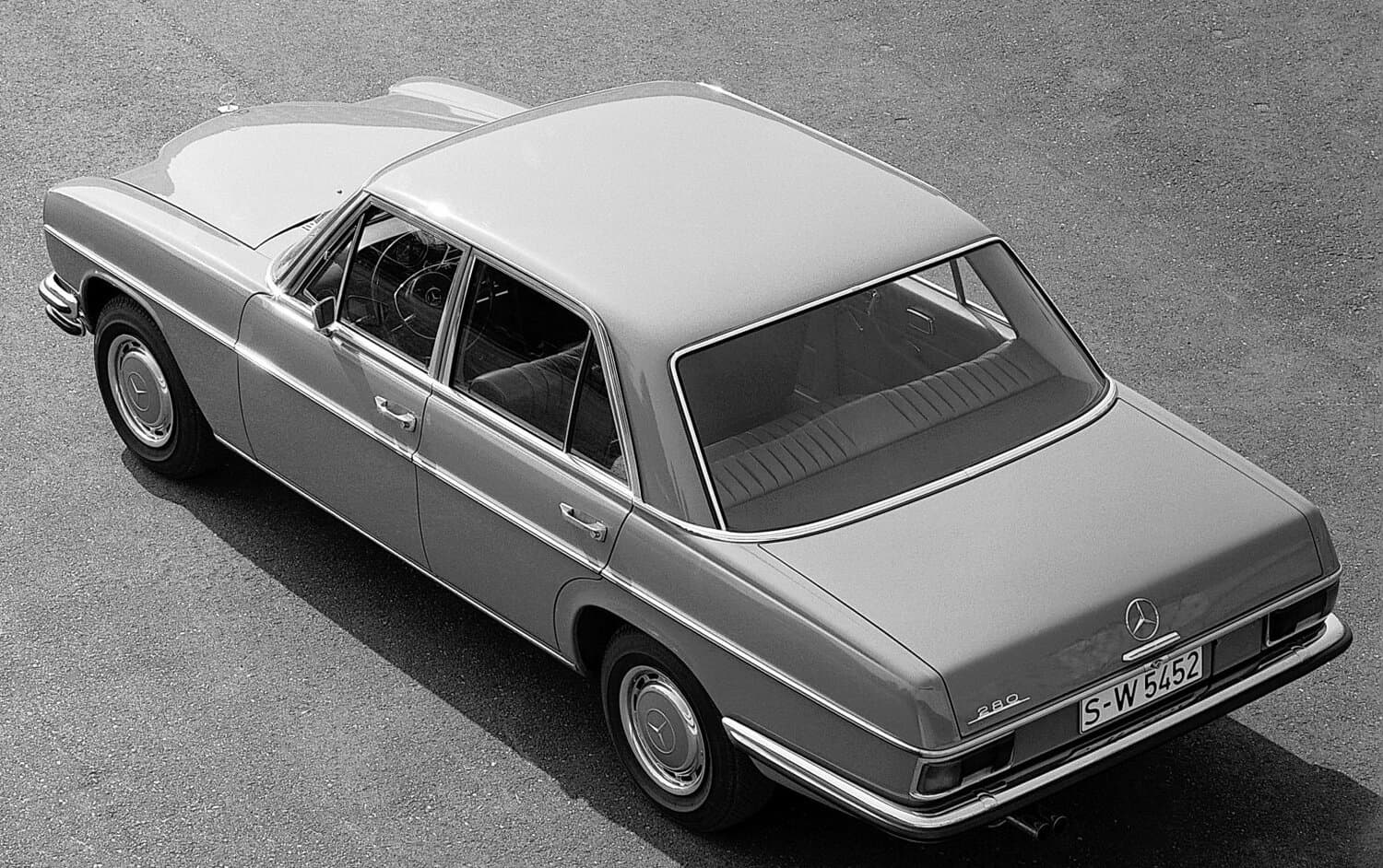 Mercedes-Benz W114  Седан, фото 5