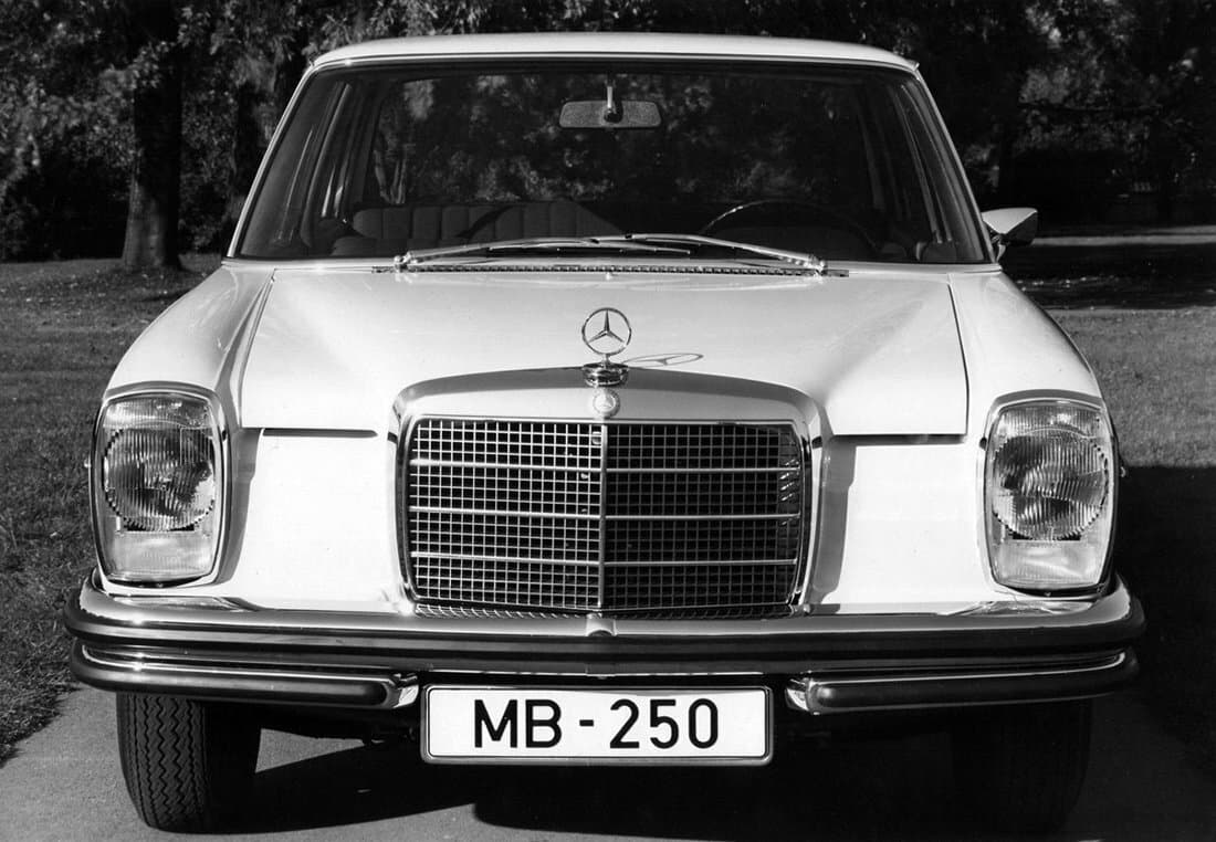 Mercedes-Benz W114  Седан, фото 3