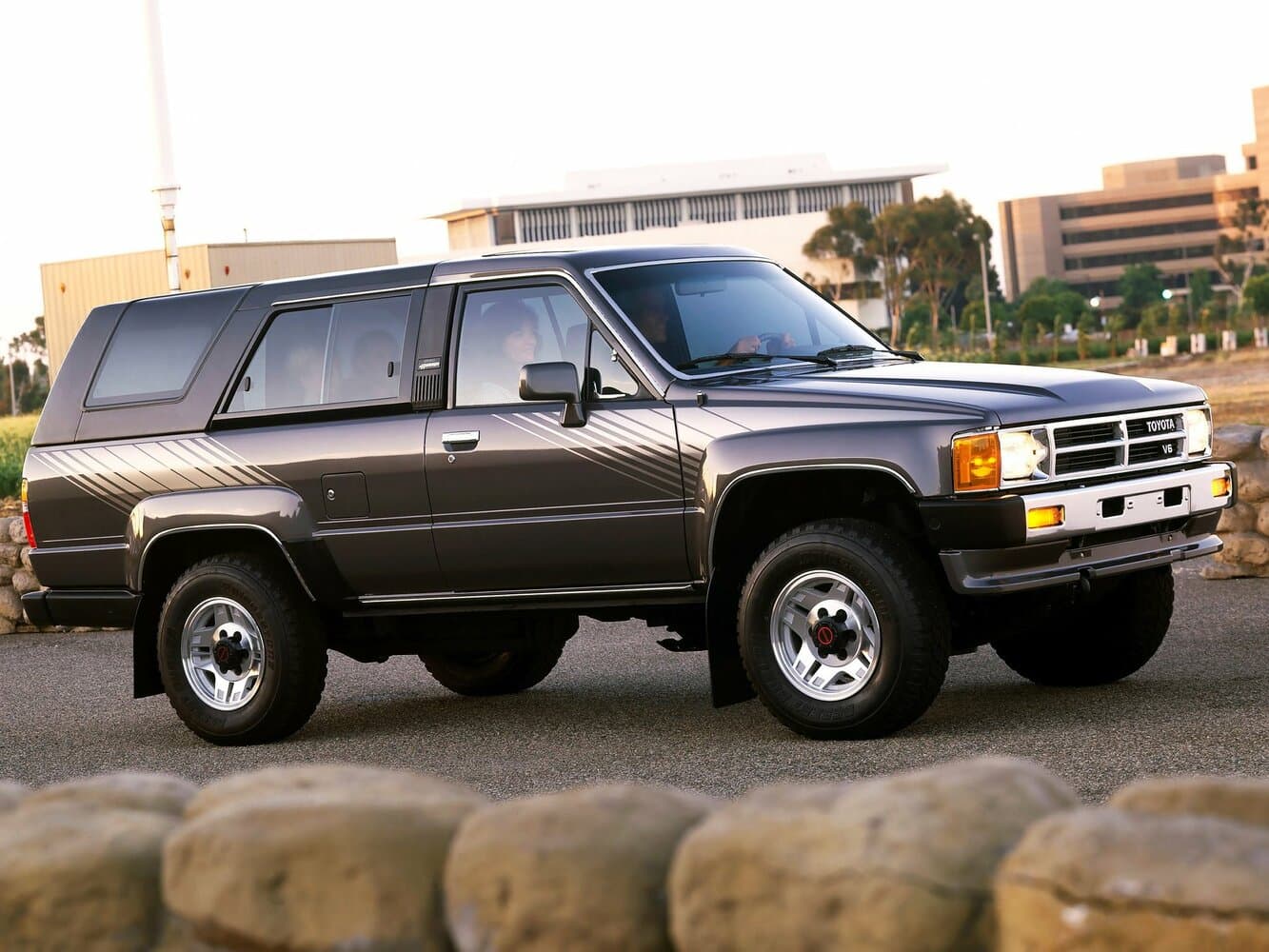 Toyota 4Runner I Внедорожник 3 дв., фото 2