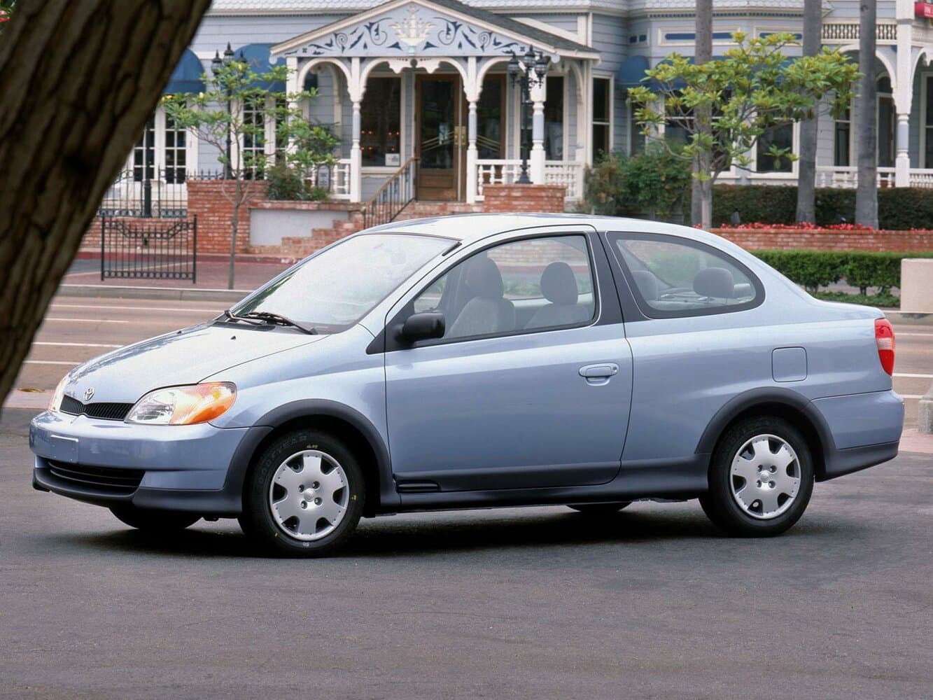 Toyota Echo  Купе, фото 2