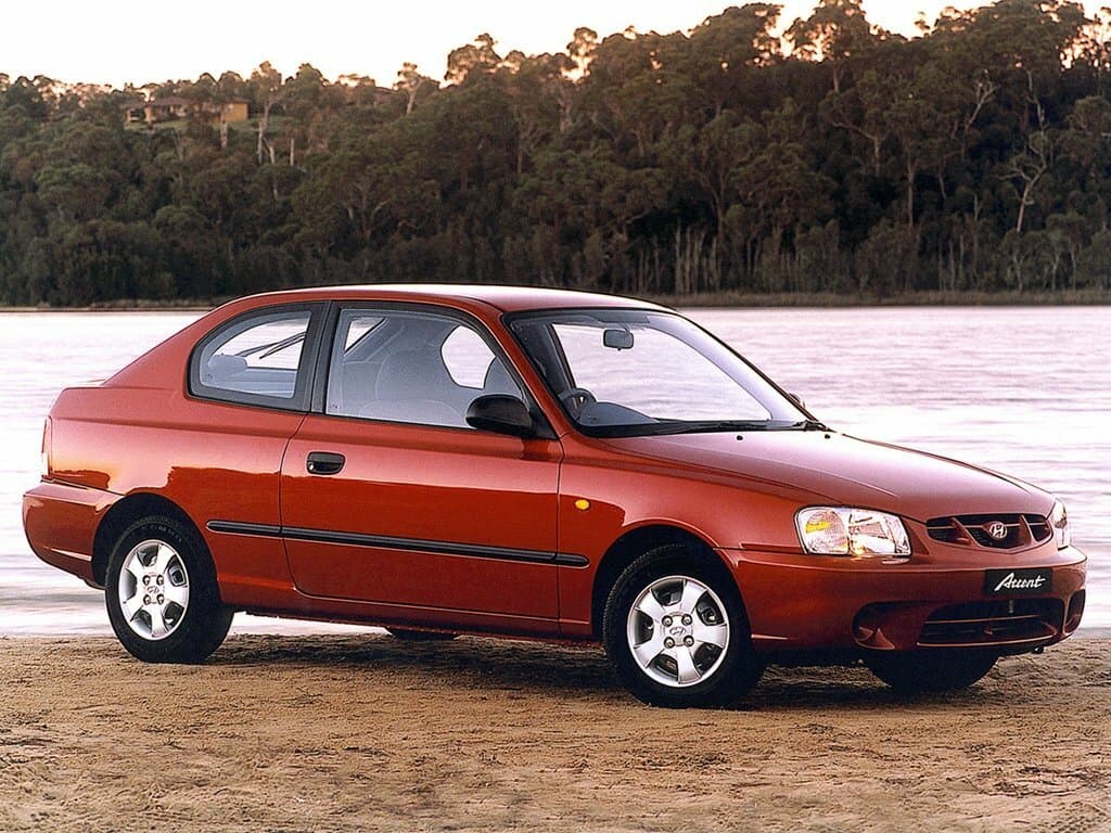 Hyundai Accent II Хэтчбек 3 дв., фото 2