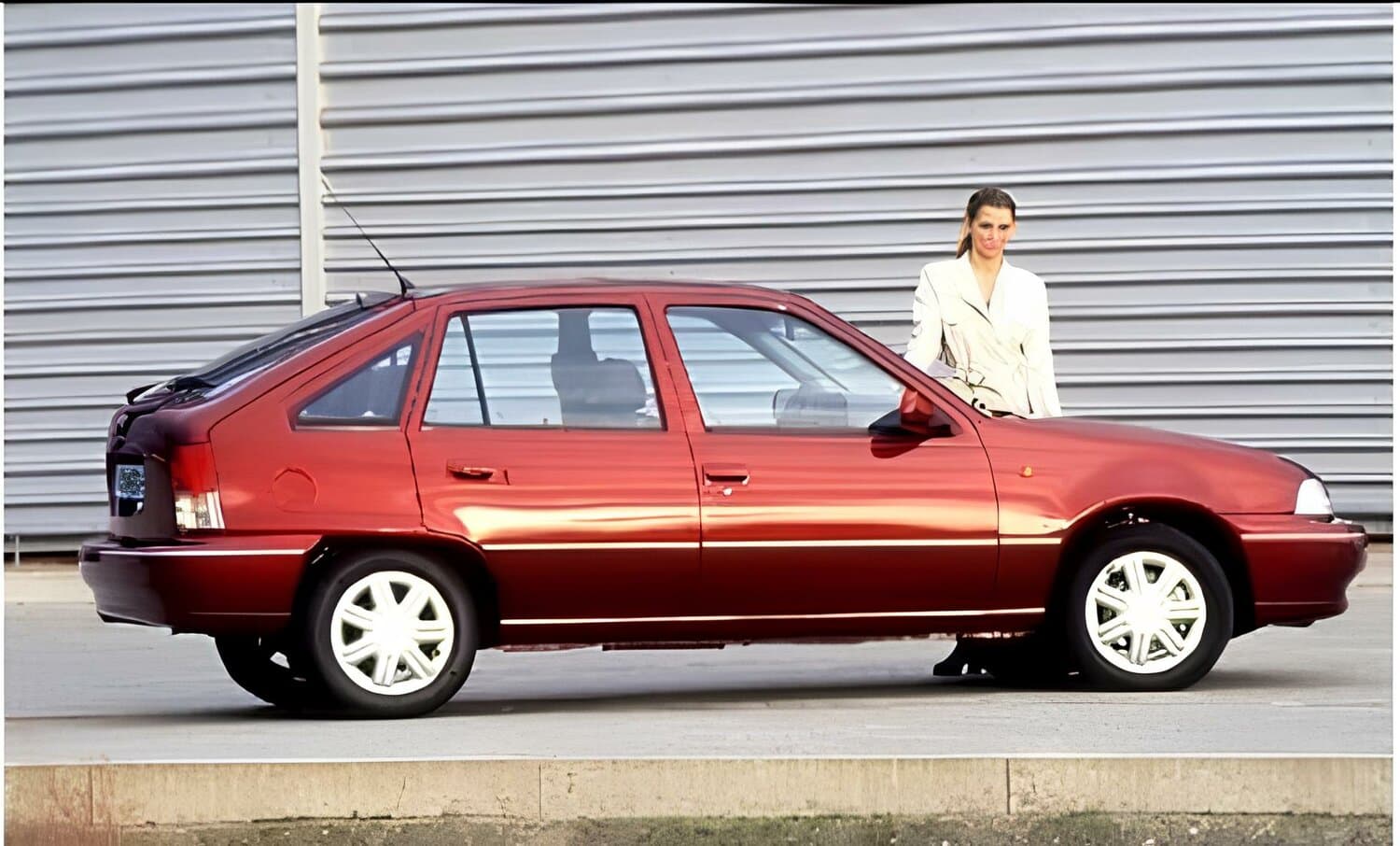 Daewoo Nexia I Хэтчбек 5 дв., фото 2