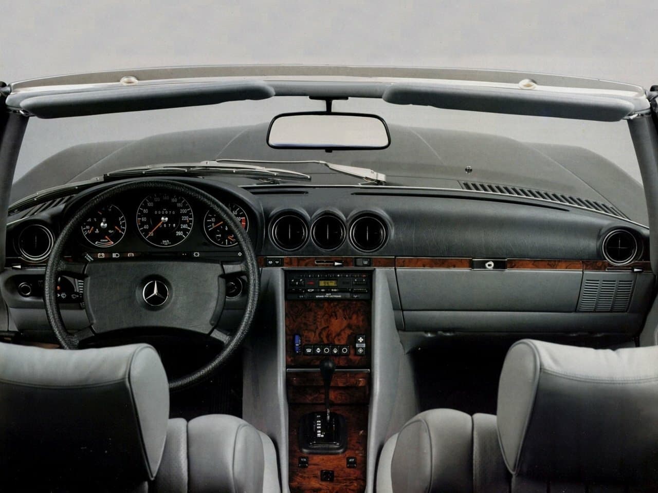 Mercedes-Benz SL-Class III (R107, C107) Родстер, фото 4