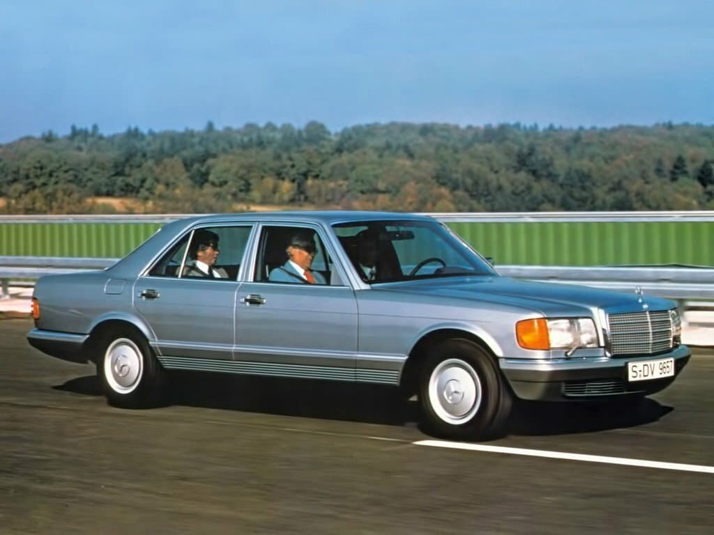 Mercedes-Benz S-Class II (W126)
