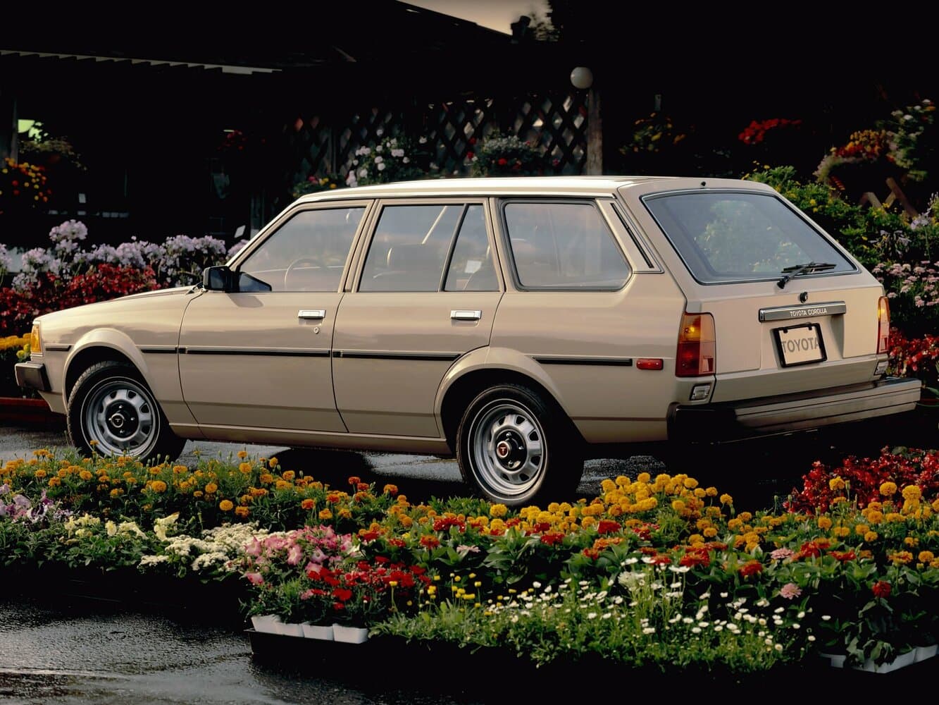 Toyota Corolla IV (E70) Универсал 5 дв., фото 3