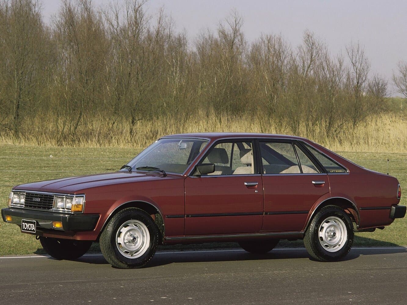 Toyota Corona VI (T130) Лифтбек