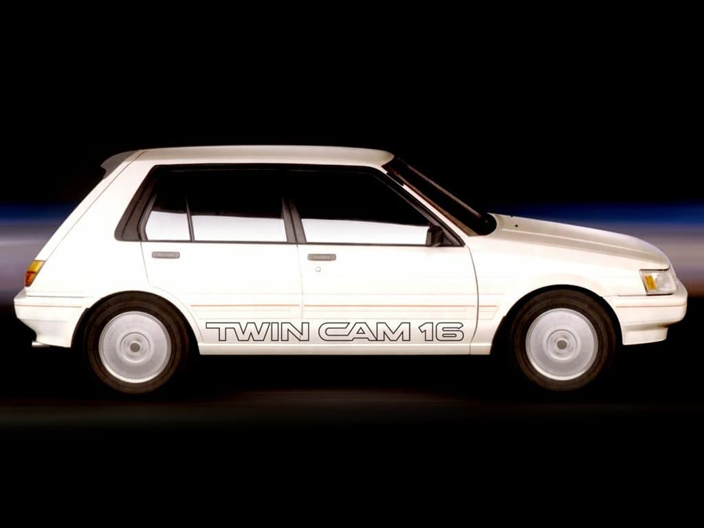 Toyota Corolla V (E80) Хэтчбек 5 дв., фото 2