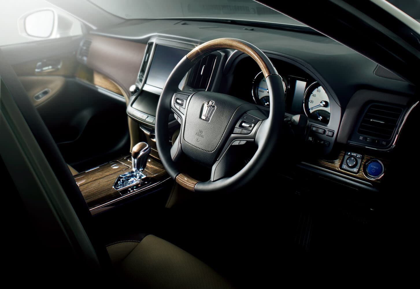 Toyota Crown Majesta VI (S210) Седан, фото 8
