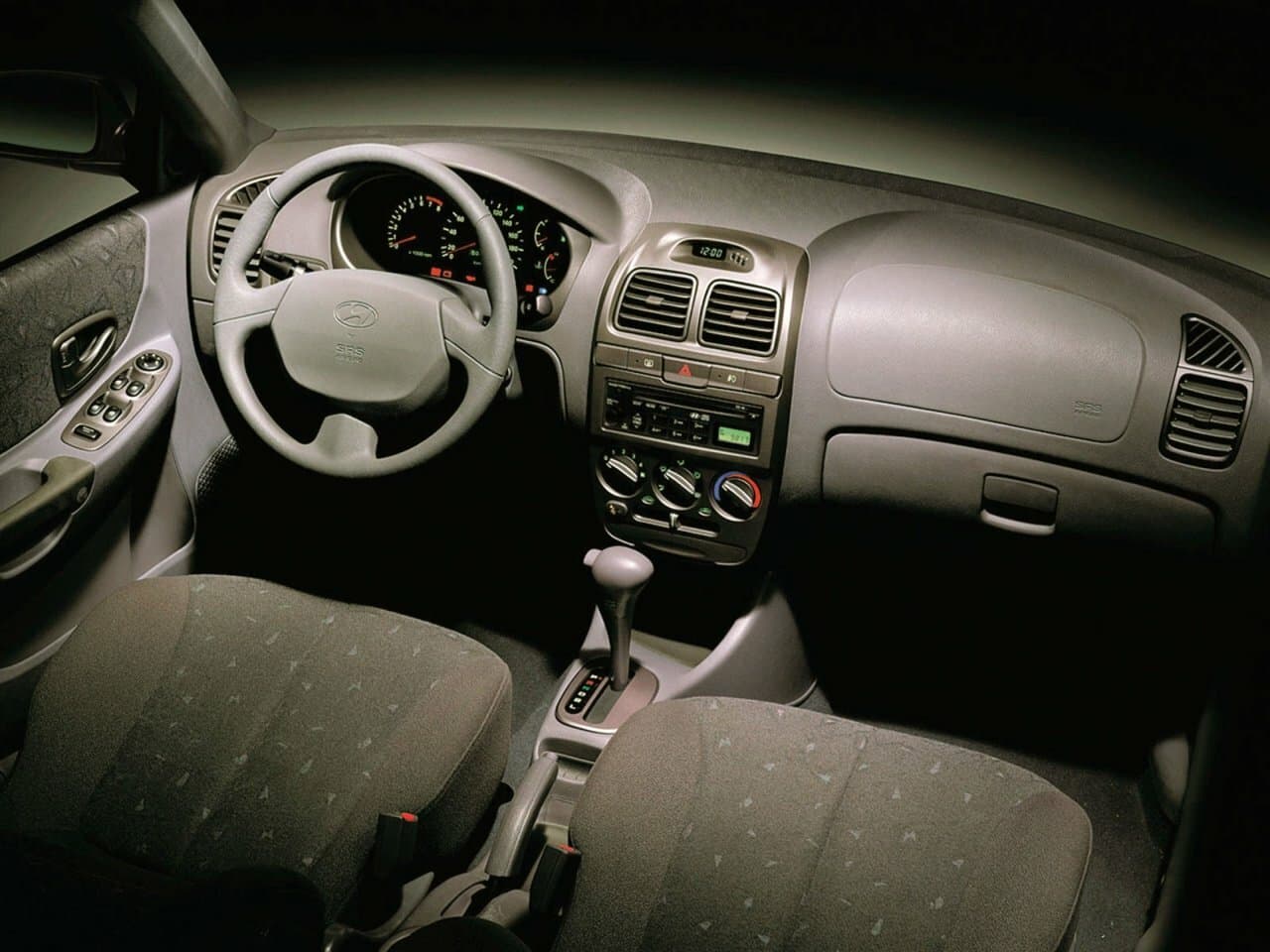 Hyundai Accent II Седан, фото 4