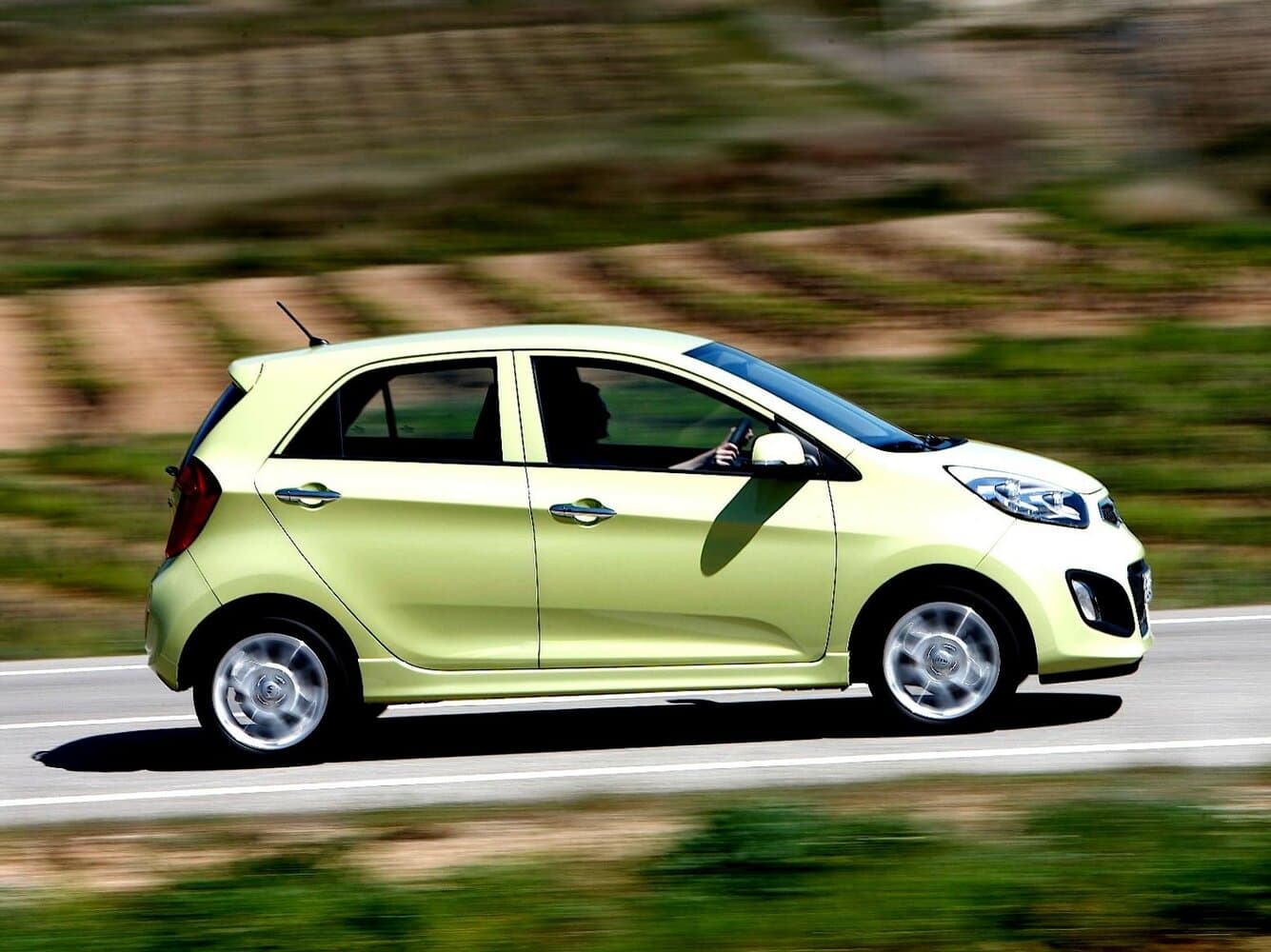 Kia Morning II Хэтчбек 5 дв., фото 2